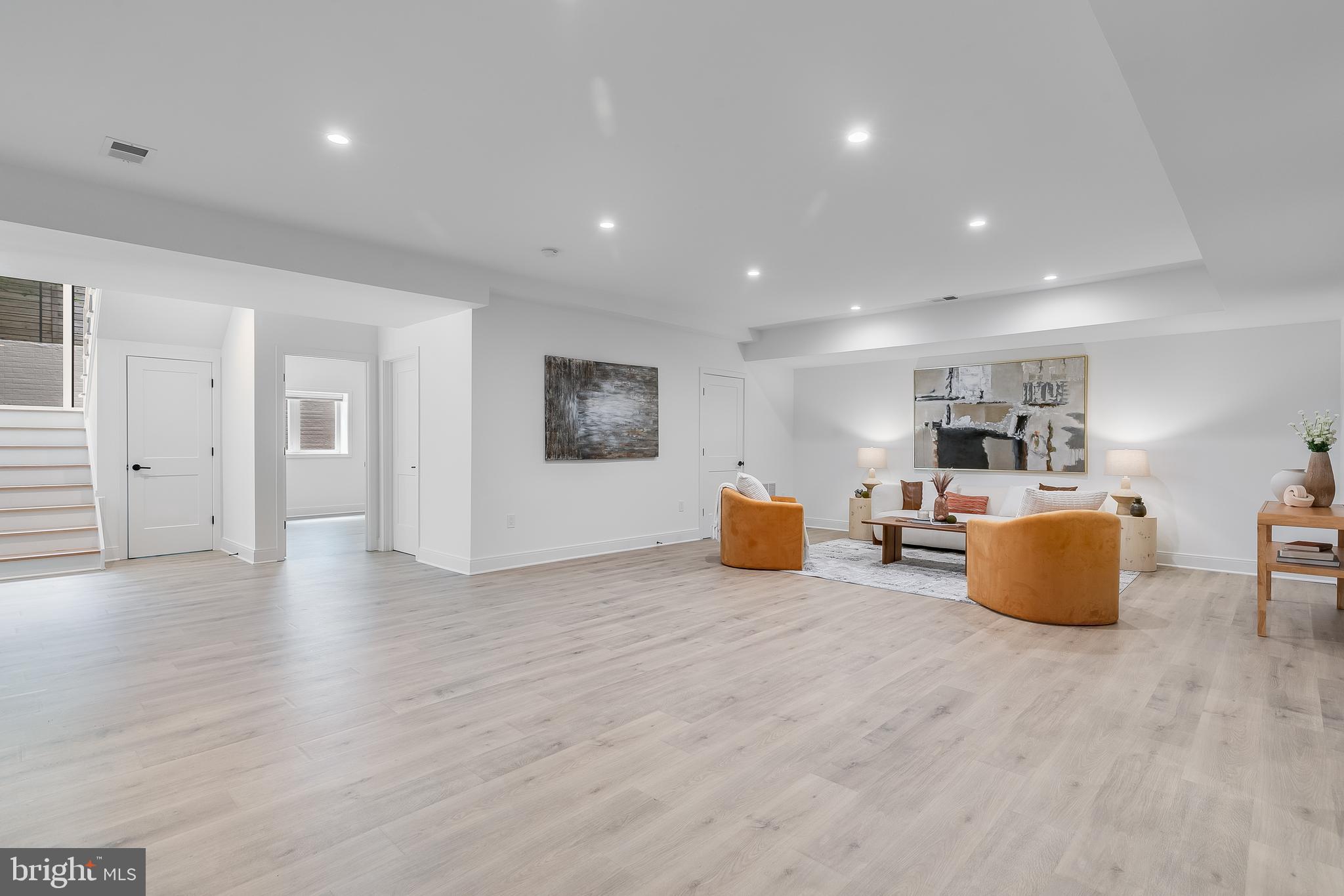 5914 Woodley Rd