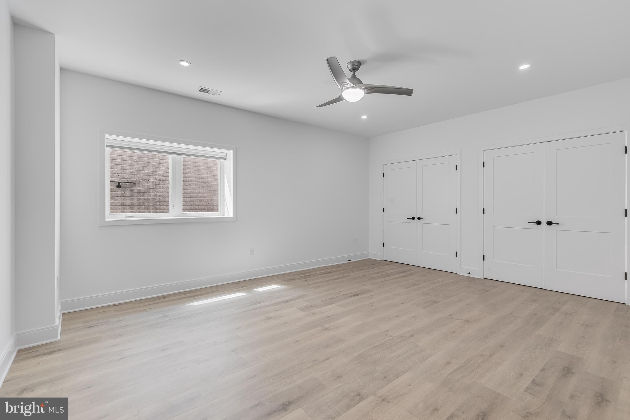 5914 Woodley Rd