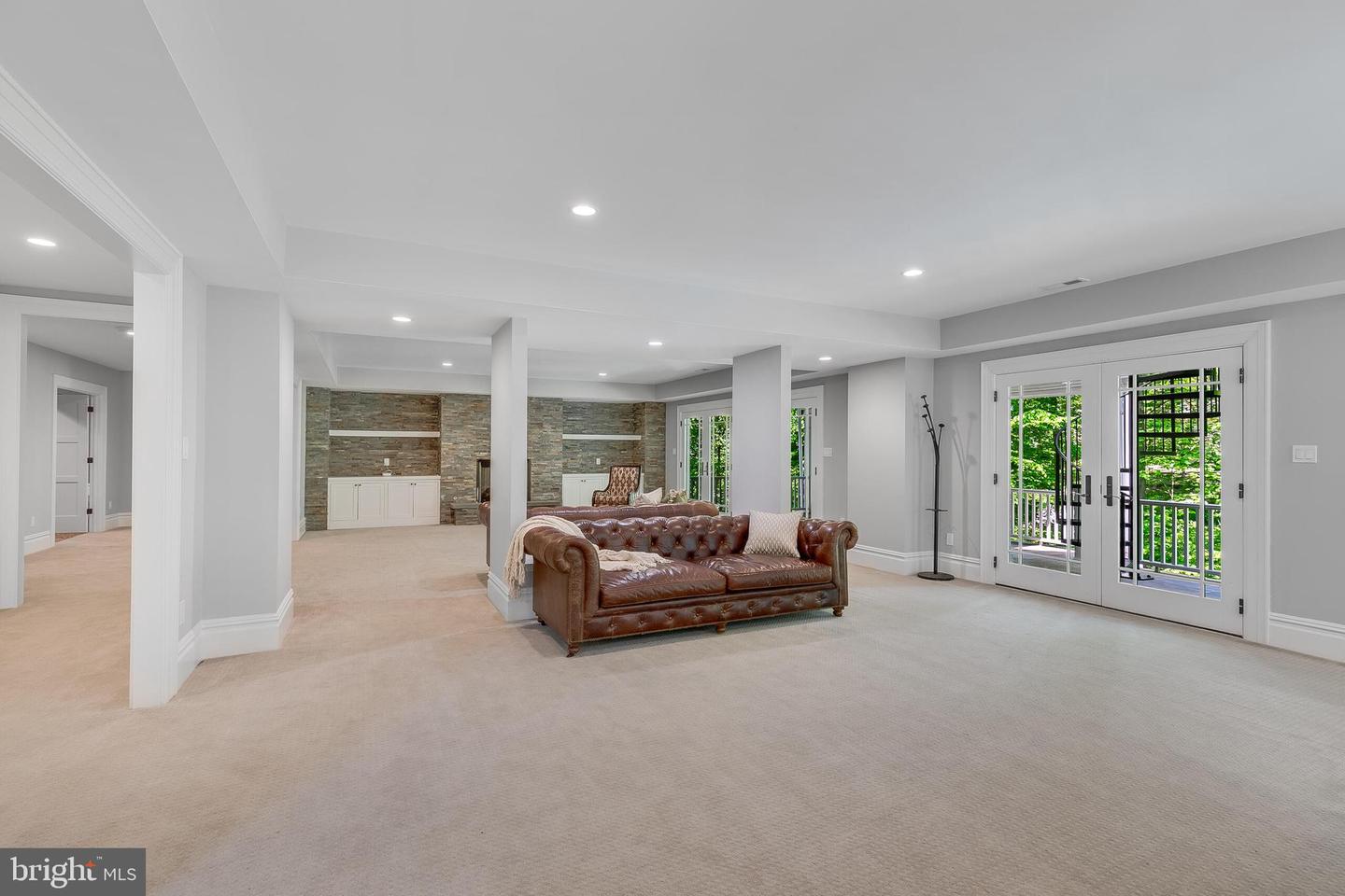 7004 River Oaks Dr