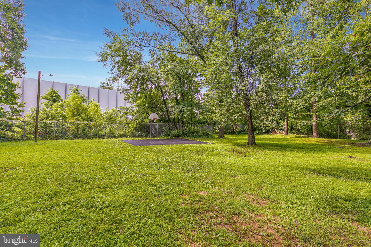 3048 Sugar Ln
