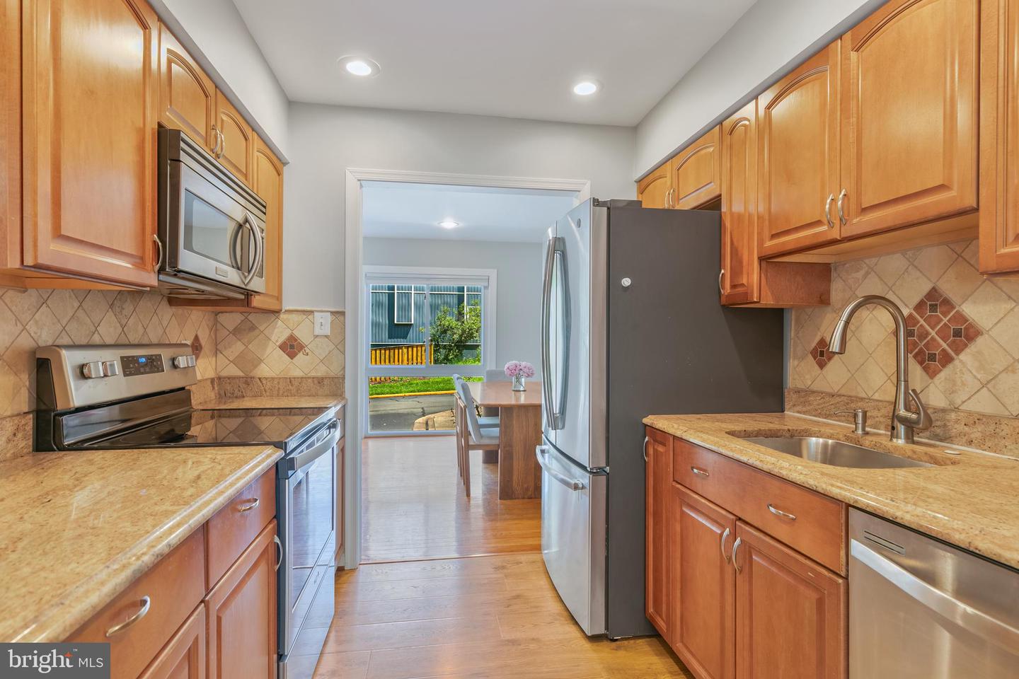 3048 Sugar Ln