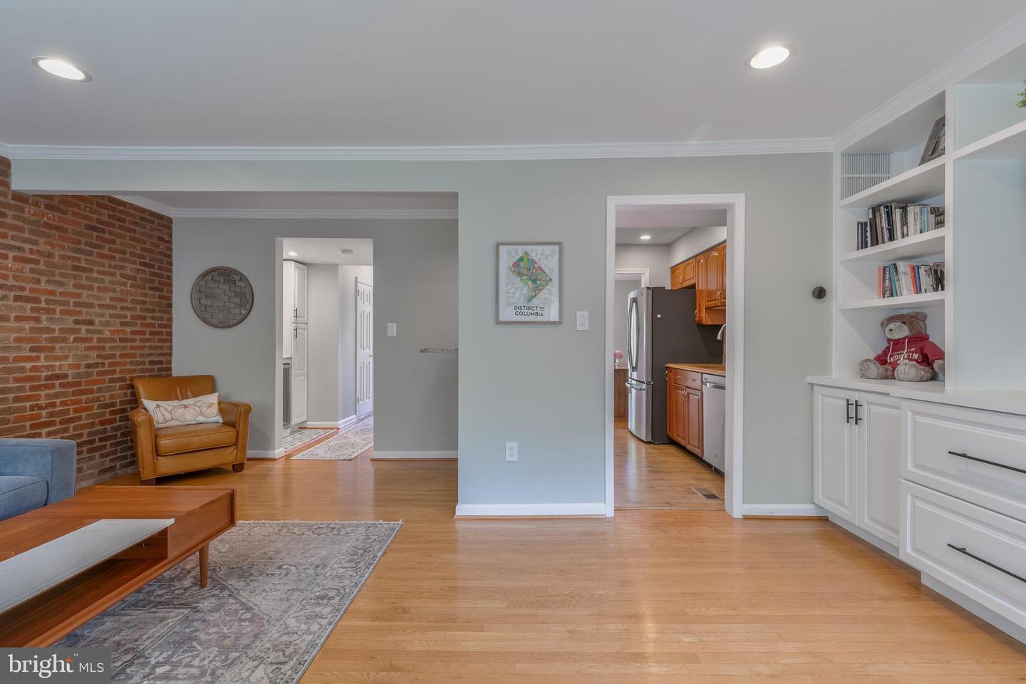 3048 Sugar Ln