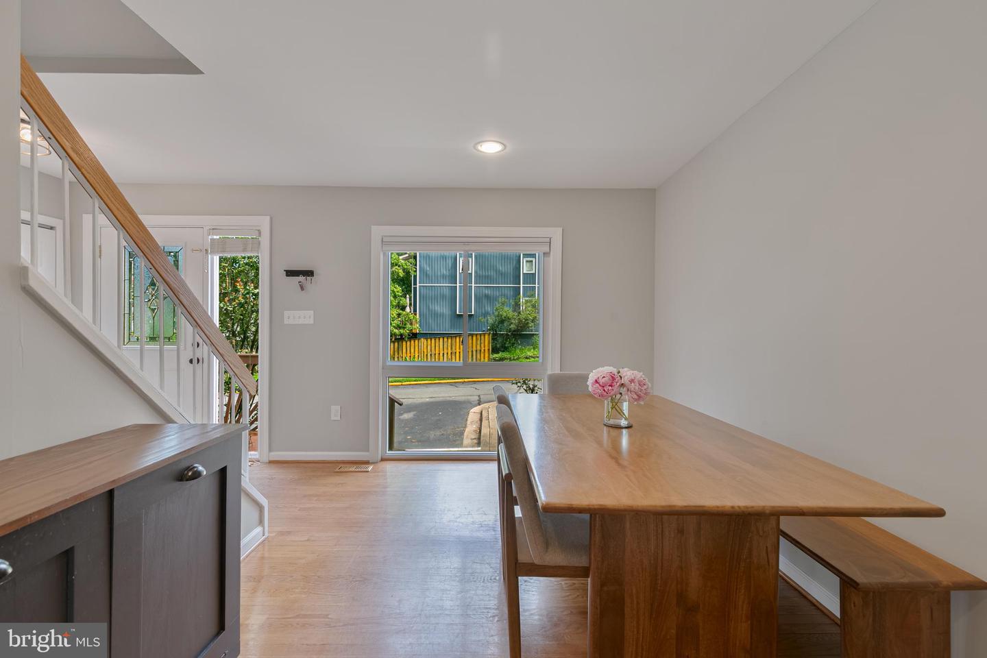 3048 Sugar Ln