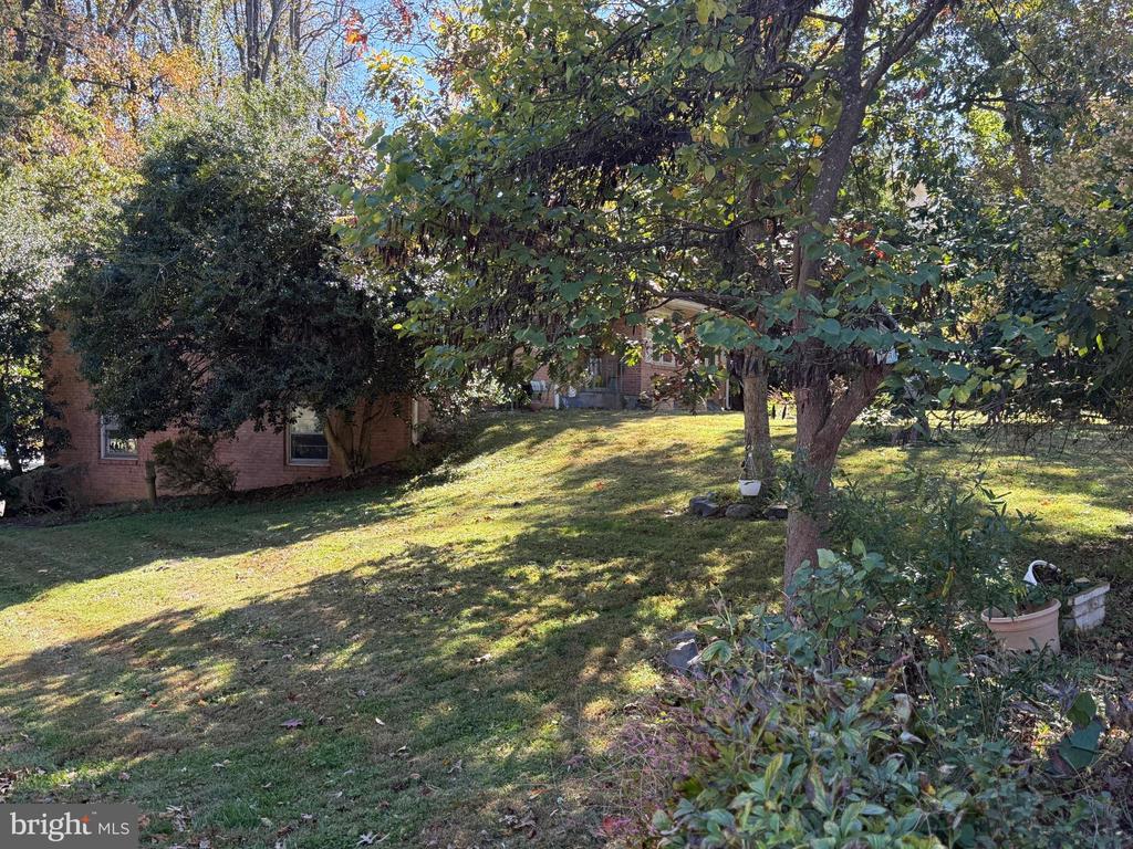 1501 WOODACRE DRIVE