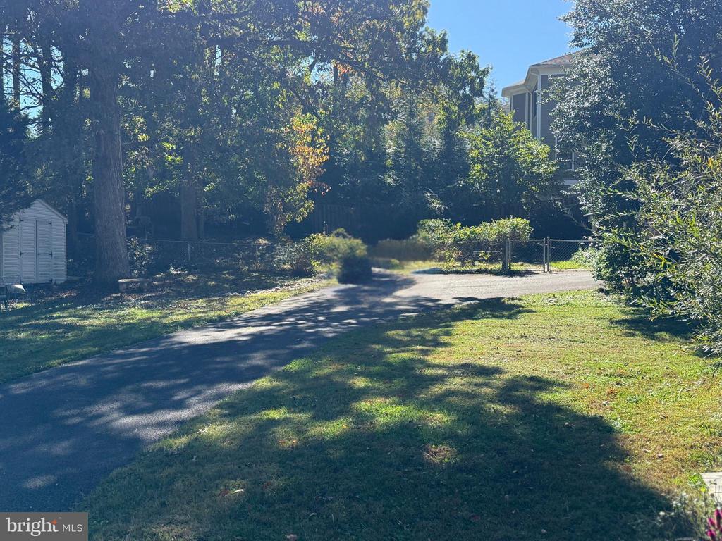 1501 WOODACRE DRIVE