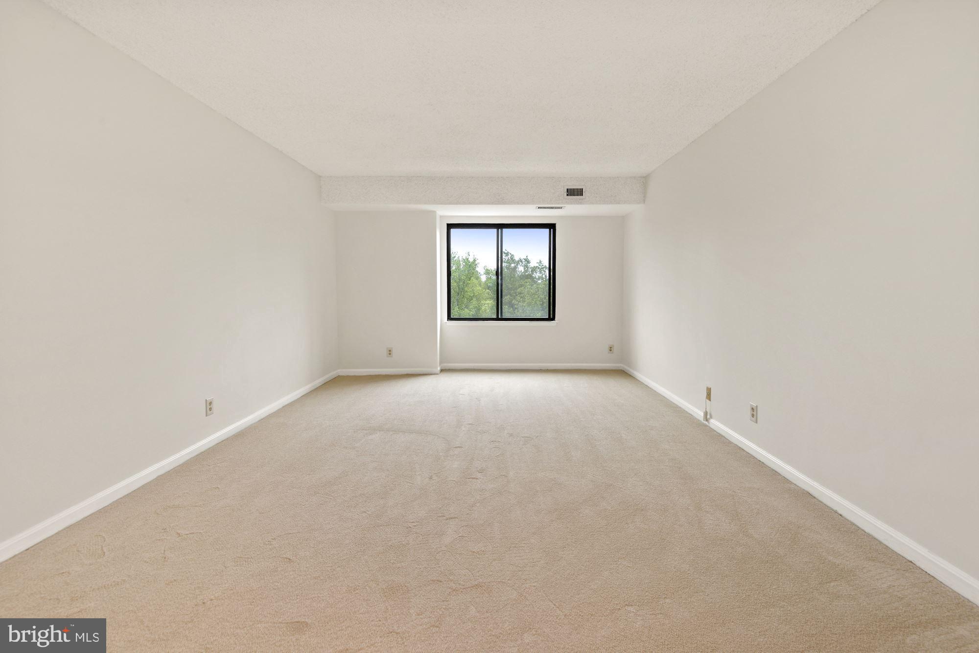 3800 POWELL LANE 813