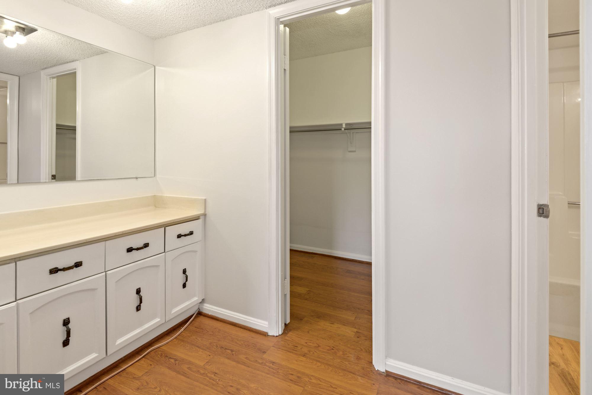 3800 POWELL LANE 813