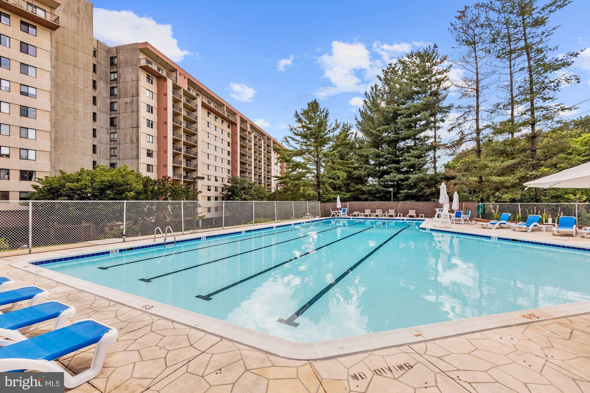 3800 POWELL LANE 813