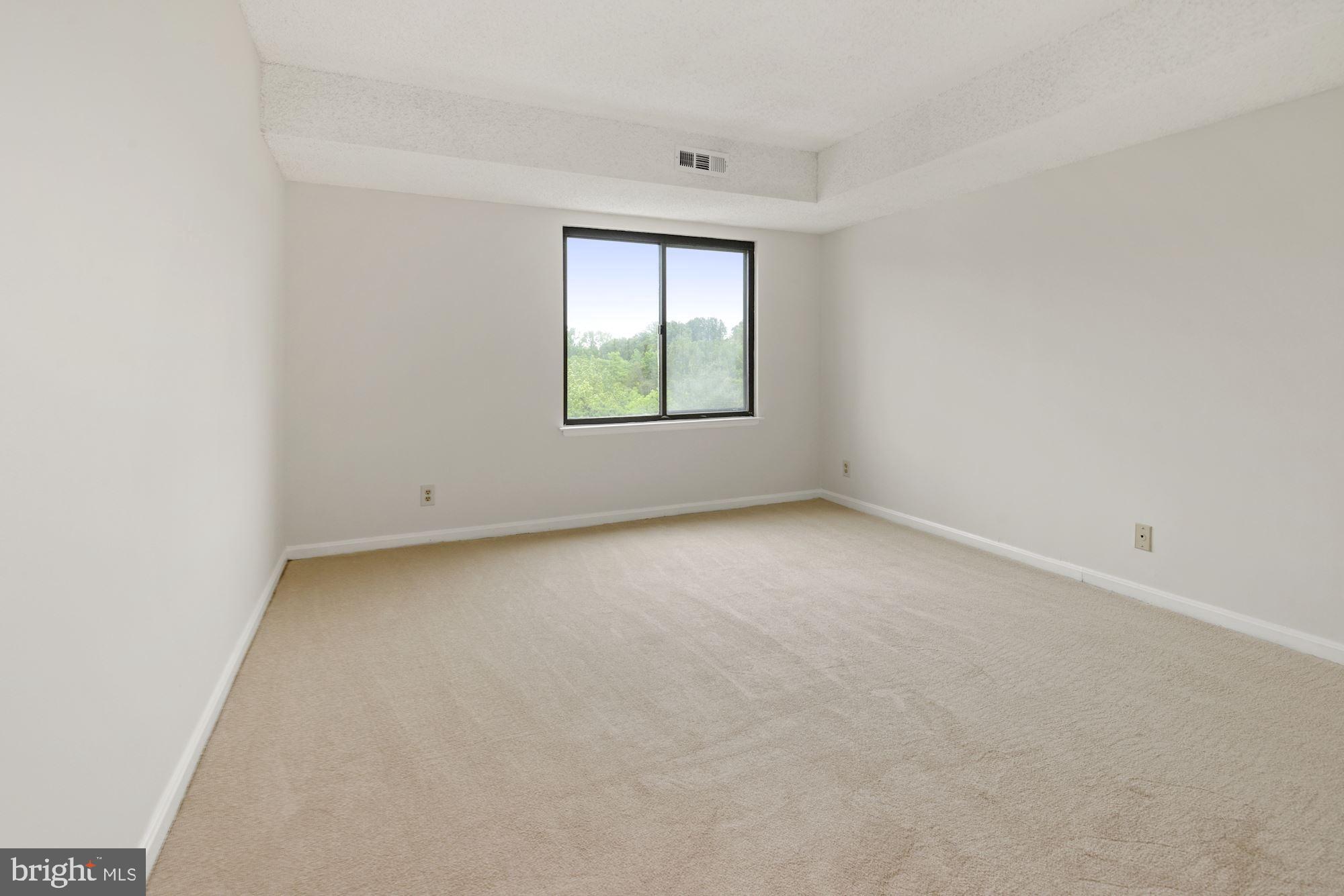 3800 POWELL LANE 813