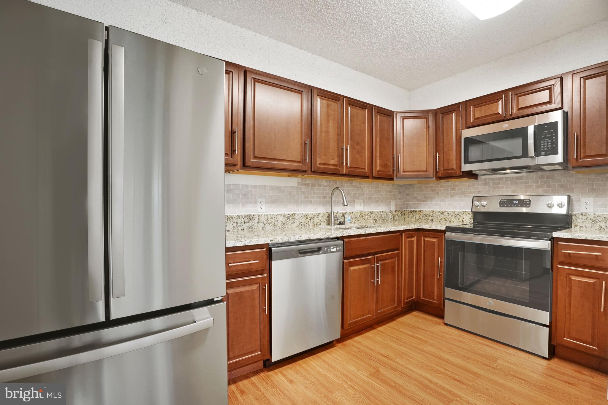 3800 POWELL LANE 813