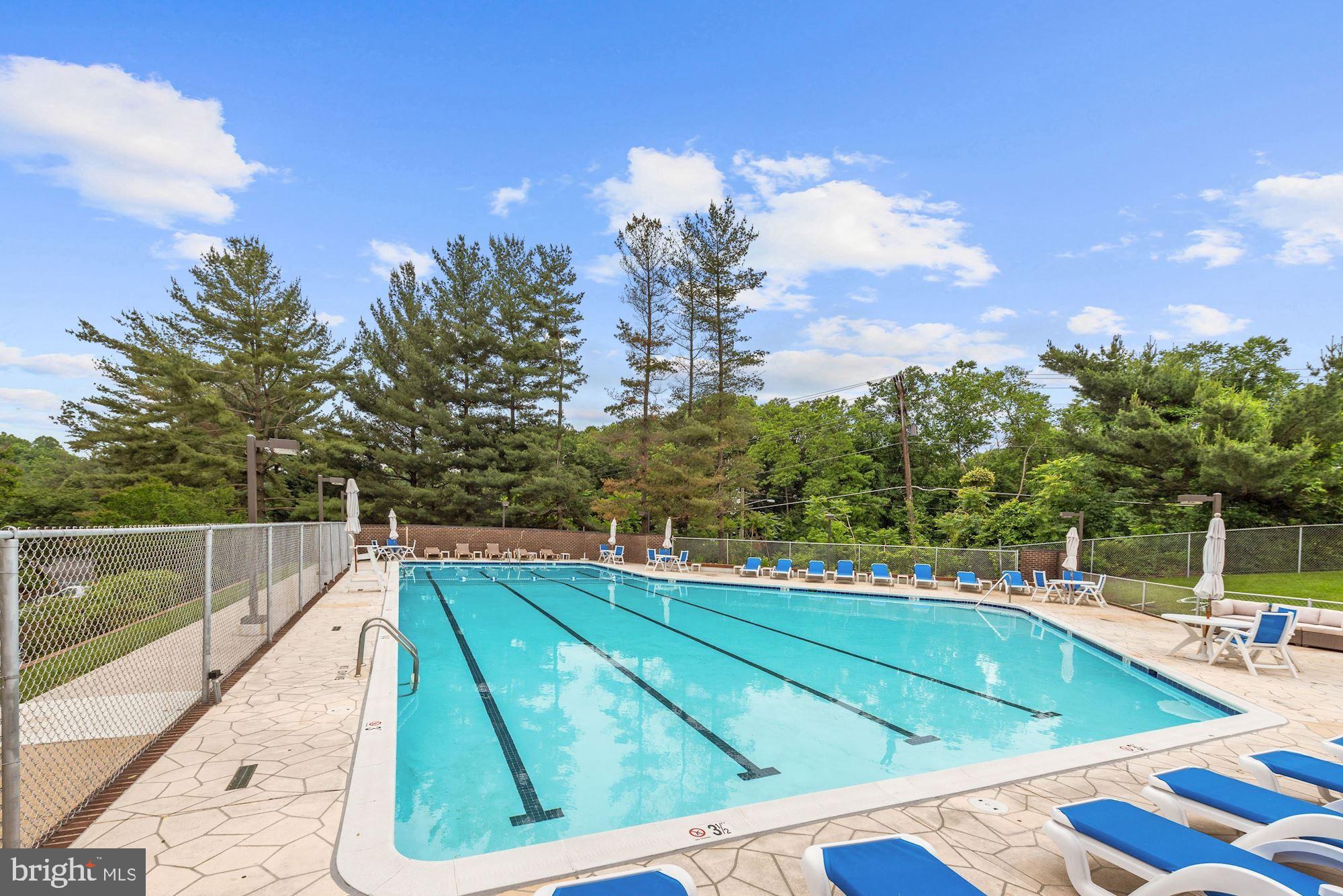 3800 POWELL LANE 813