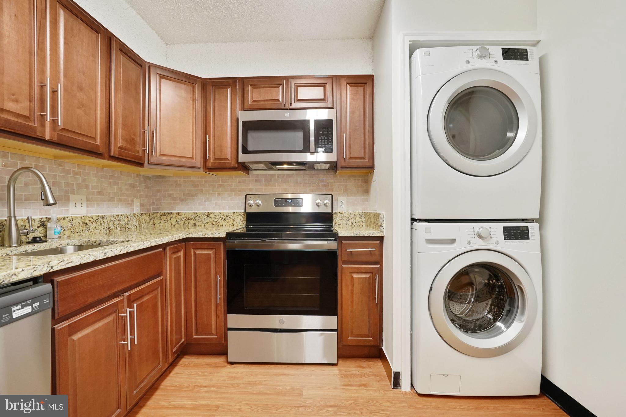 3800 POWELL LANE 813