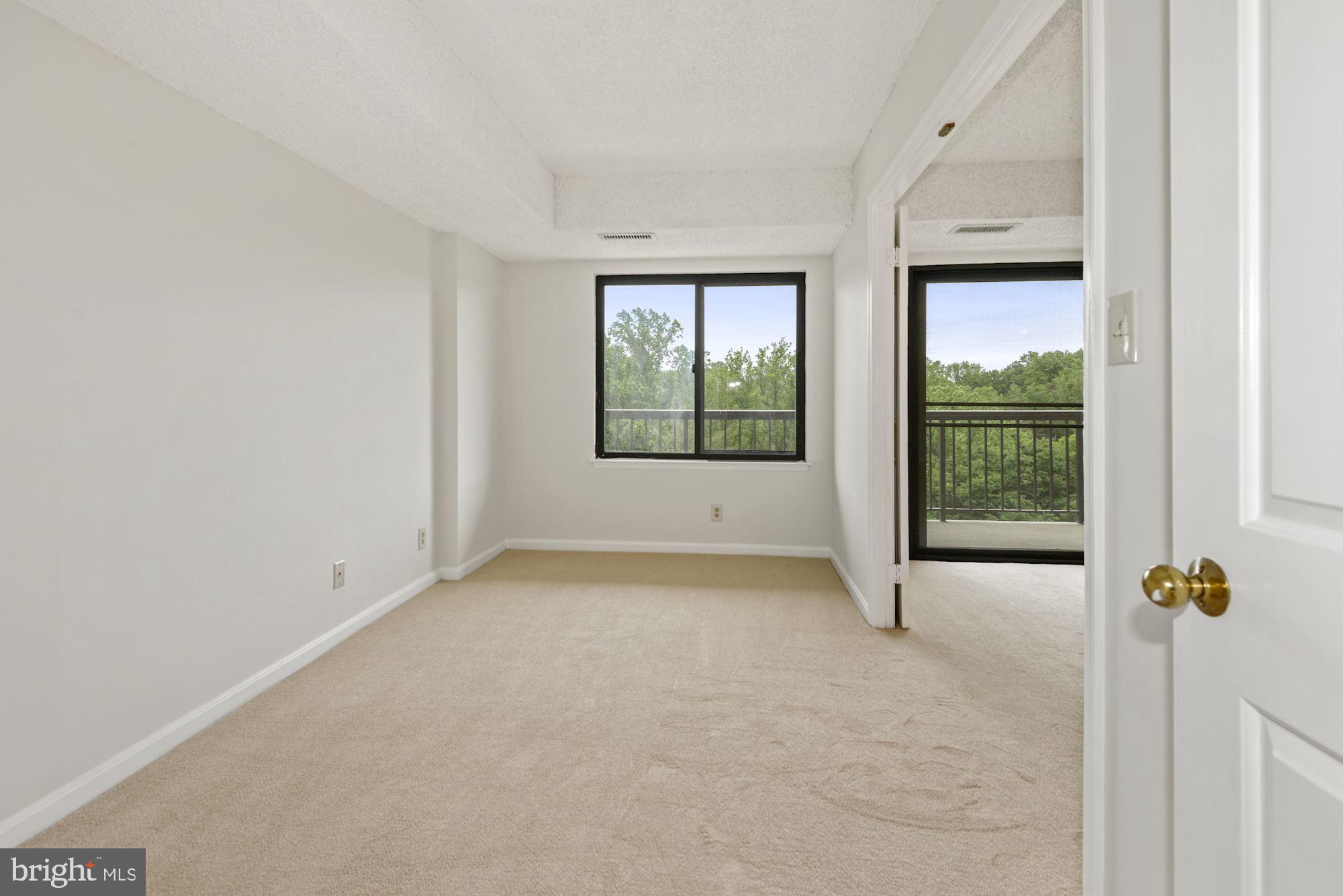 3800 POWELL LANE 813