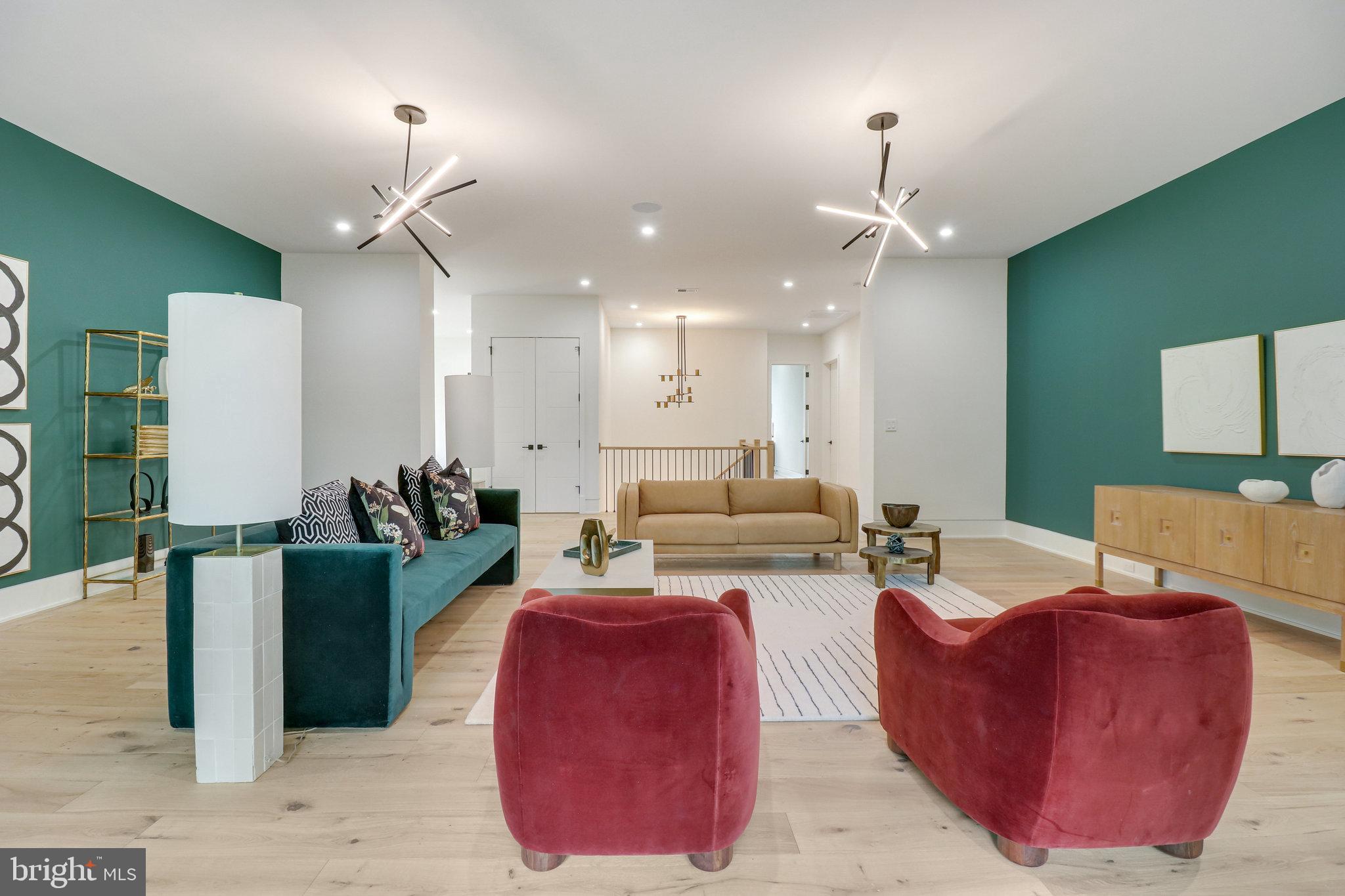 7816 GEORGETOWN PIKE