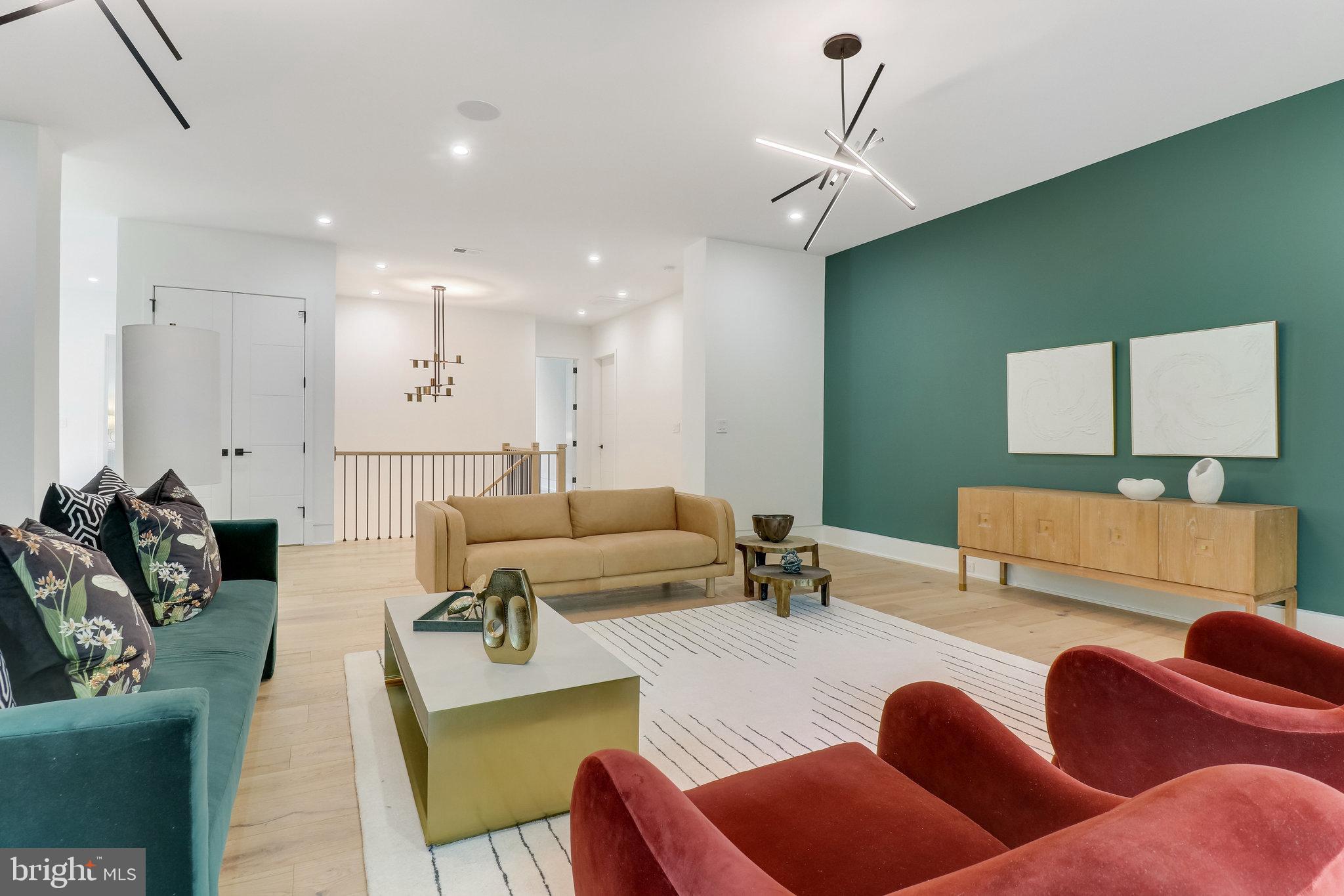 7816 GEORGETOWN PIKE