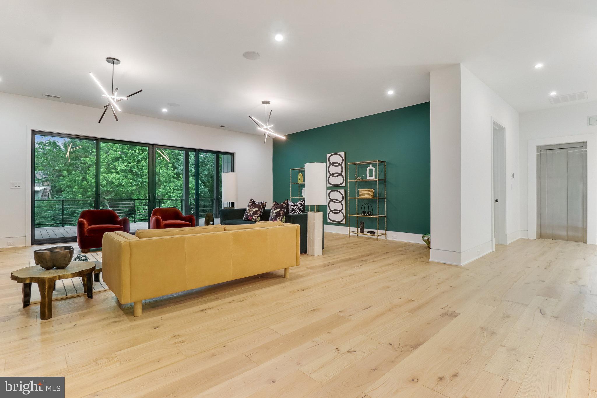 7816 GEORGETOWN PIKE