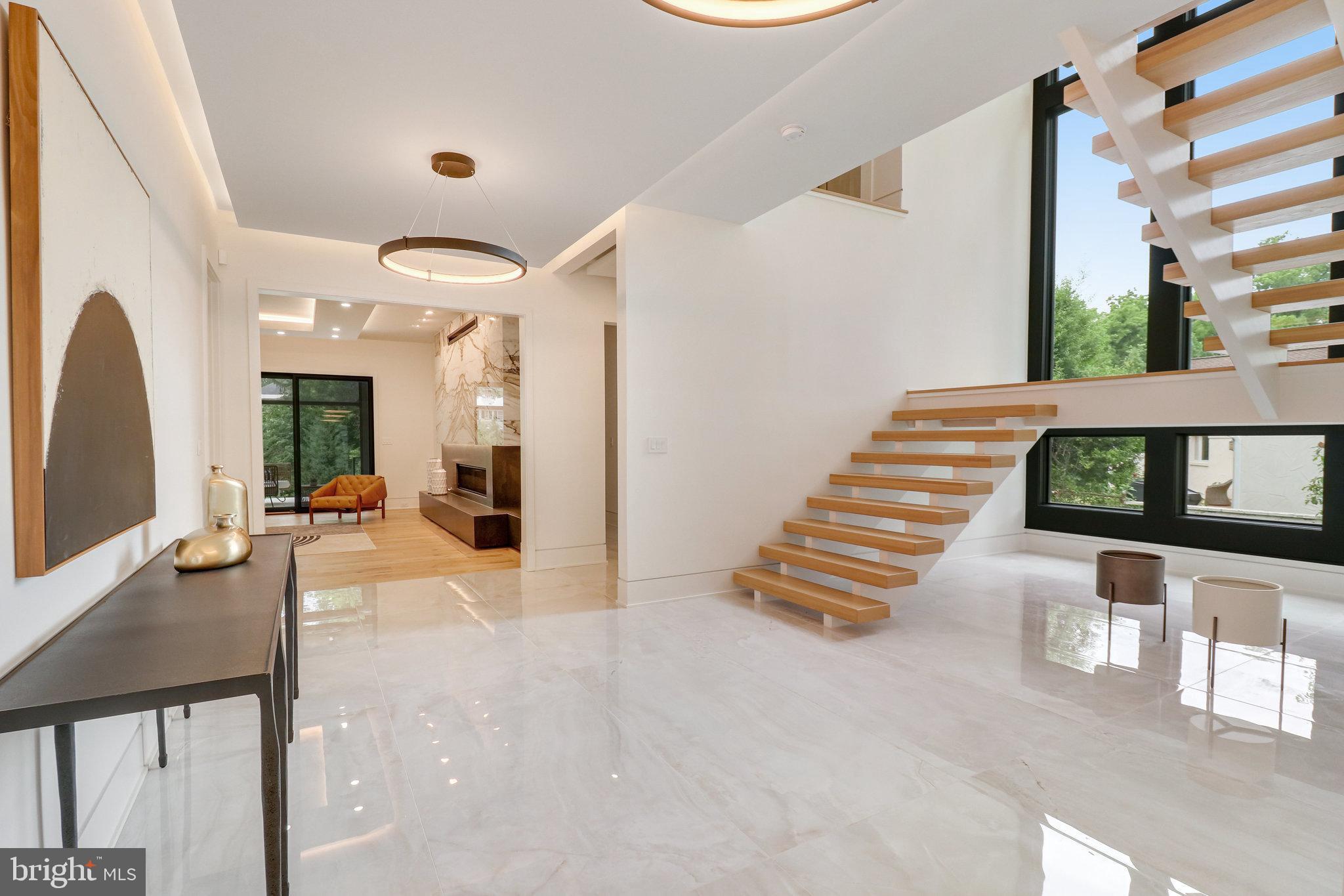 7816 GEORGETOWN PIKE