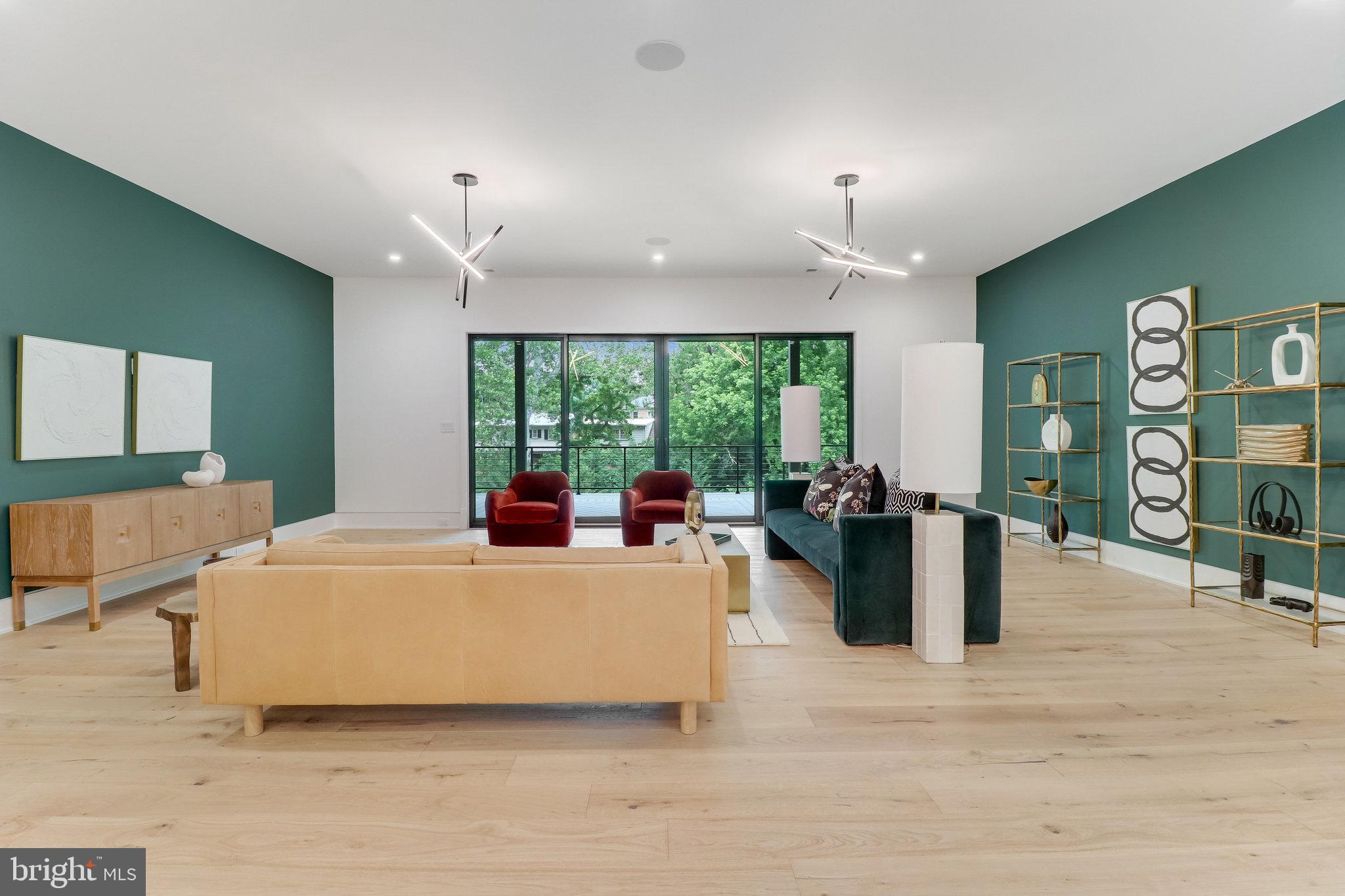 7816 GEORGETOWN PIKE