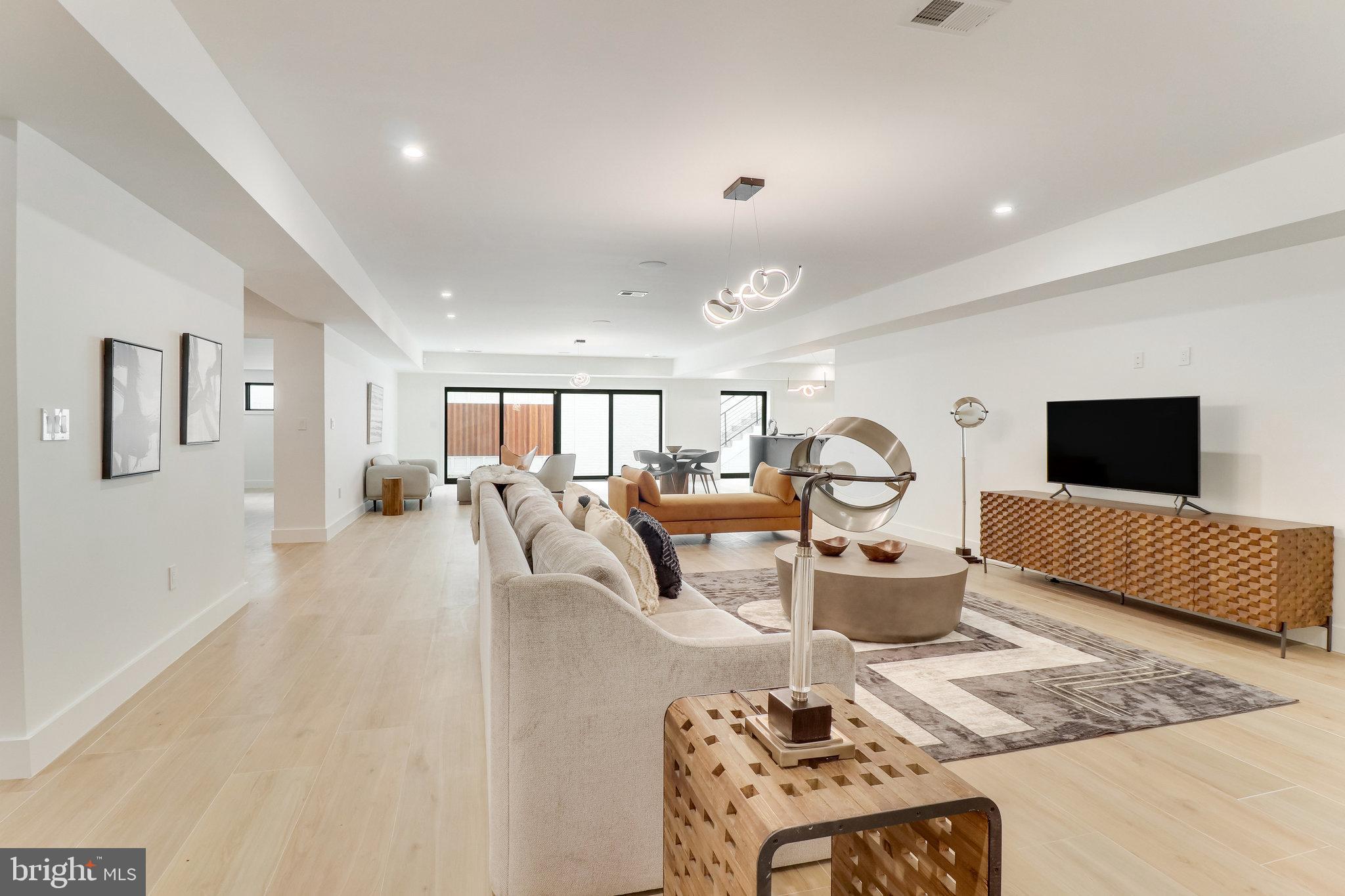 7816 GEORGETOWN PIKE