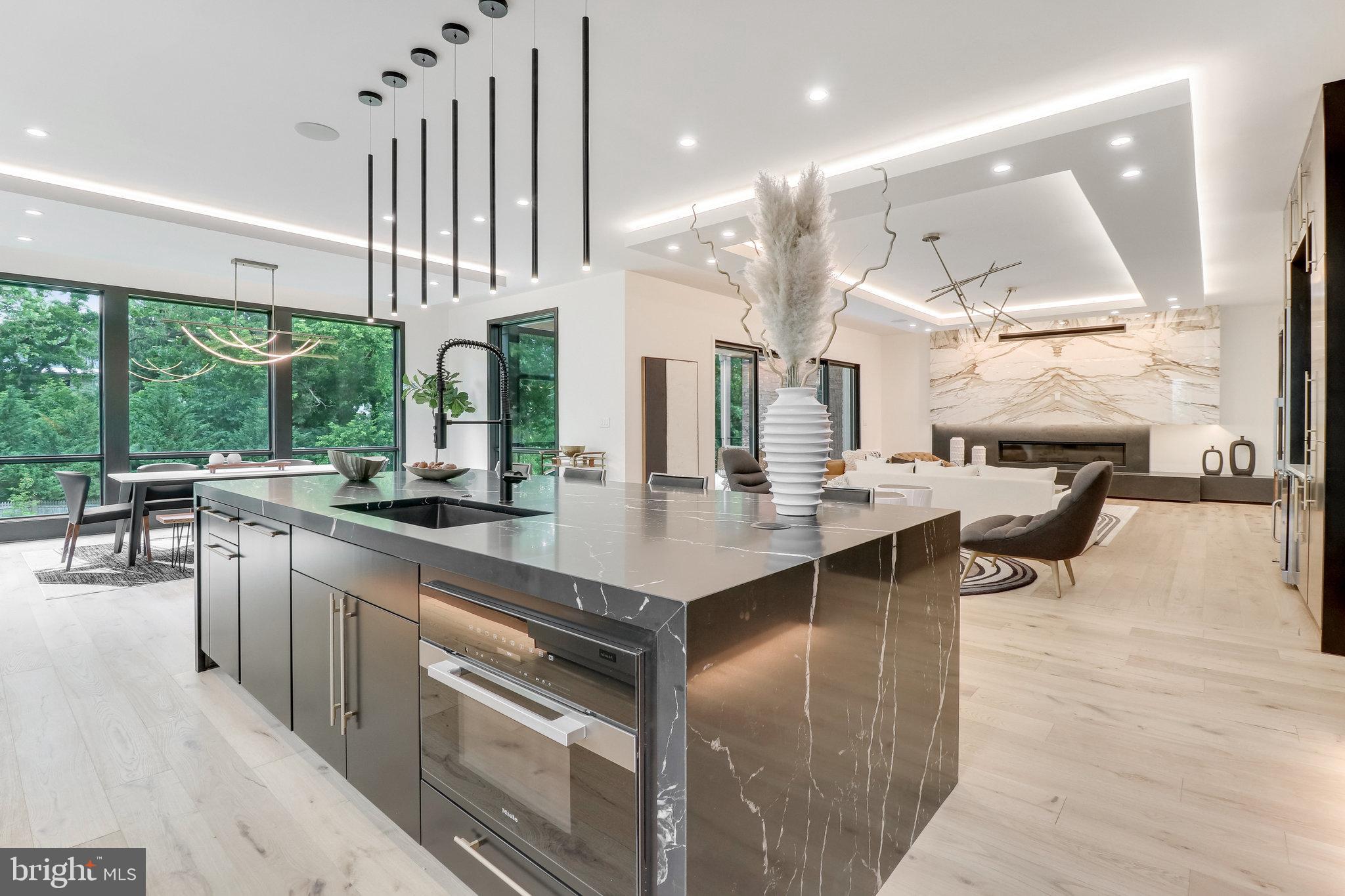 7816 GEORGETOWN PIKE