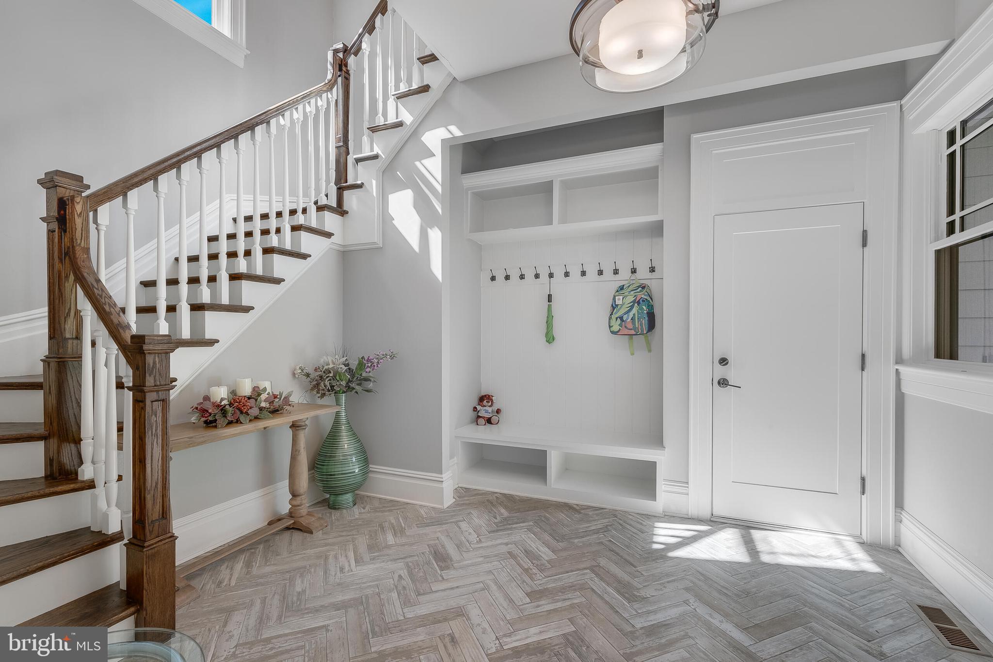 7004 RIVER OAKS DRIVE