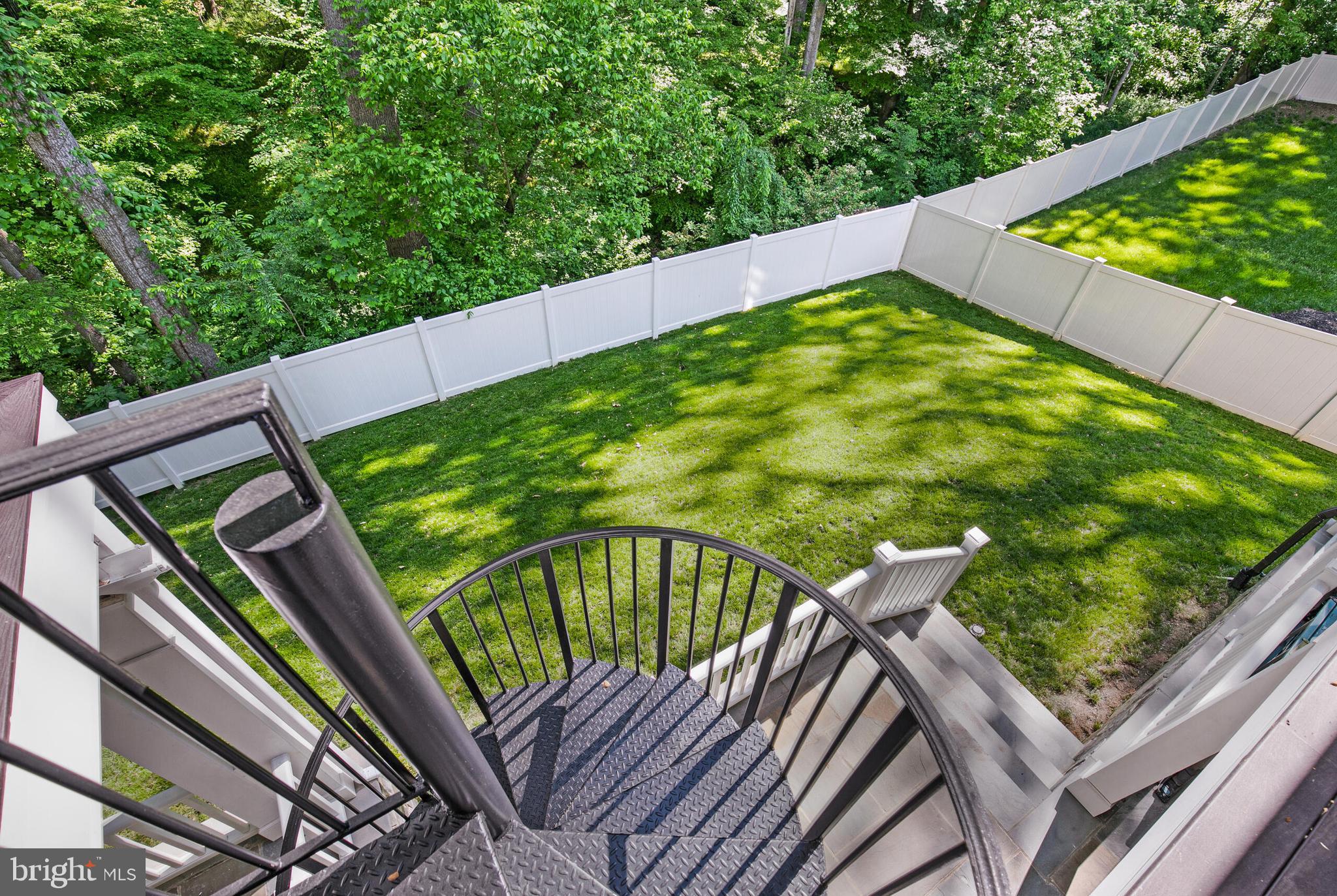 7004 RIVER OAKS DRIVE