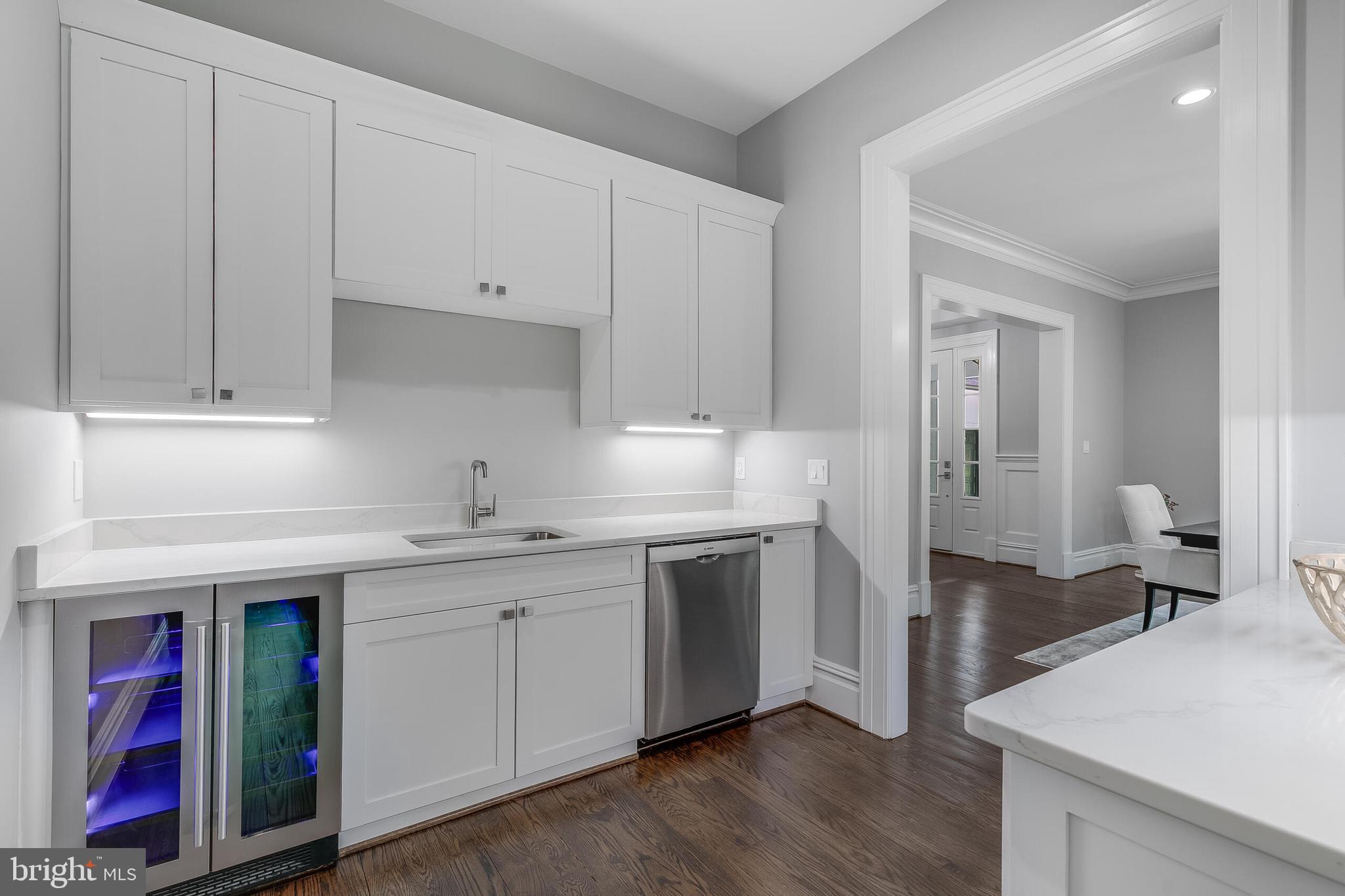 7004 RIVER OAKS DRIVE