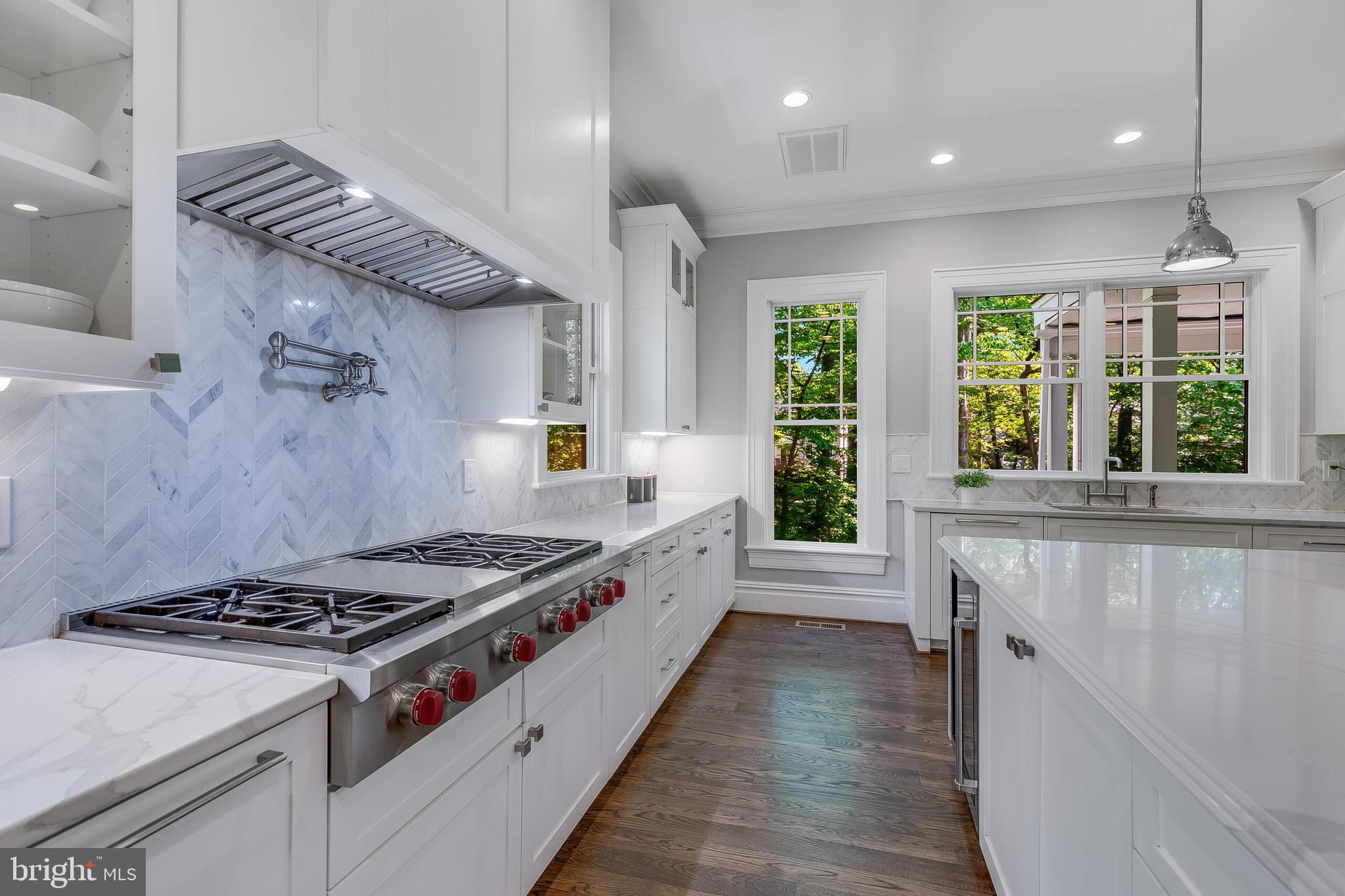 7004 RIVER OAKS DRIVE