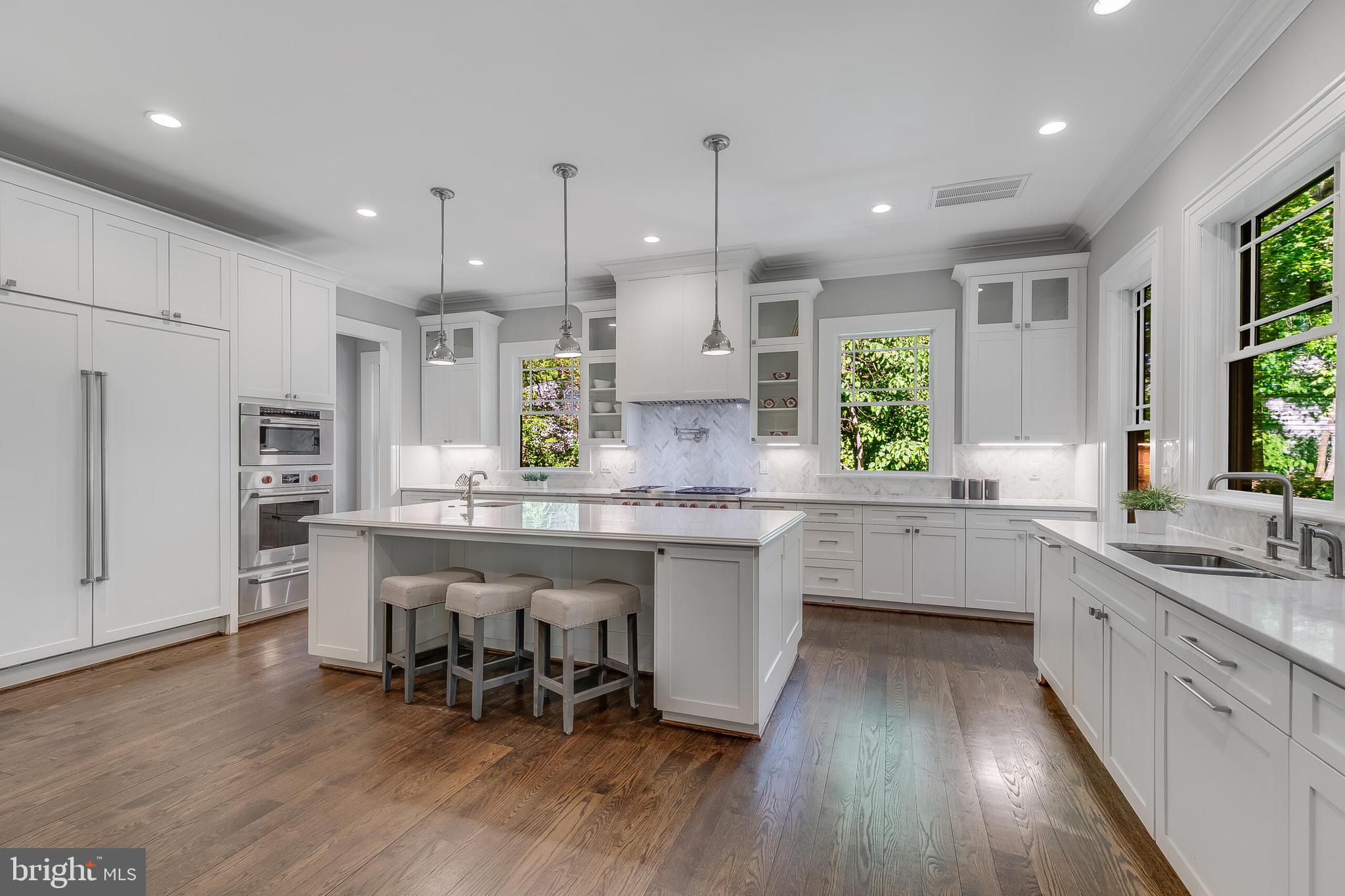 7004 RIVER OAKS DRIVE