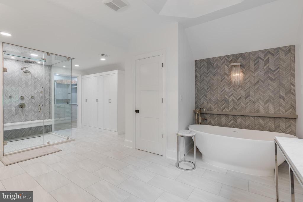 6704 LUPINE LANE