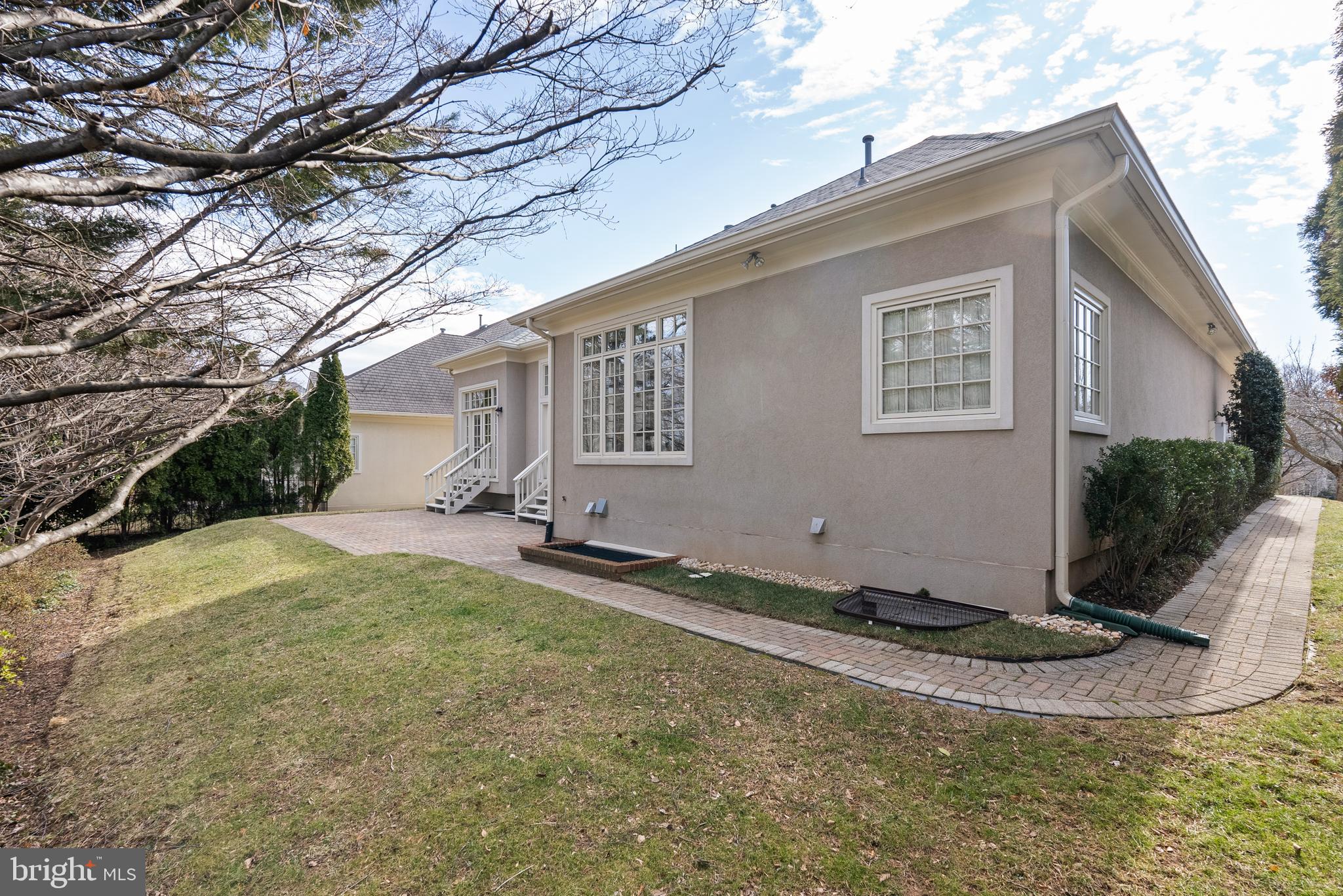 7440 OLD MAPLE SQUARE