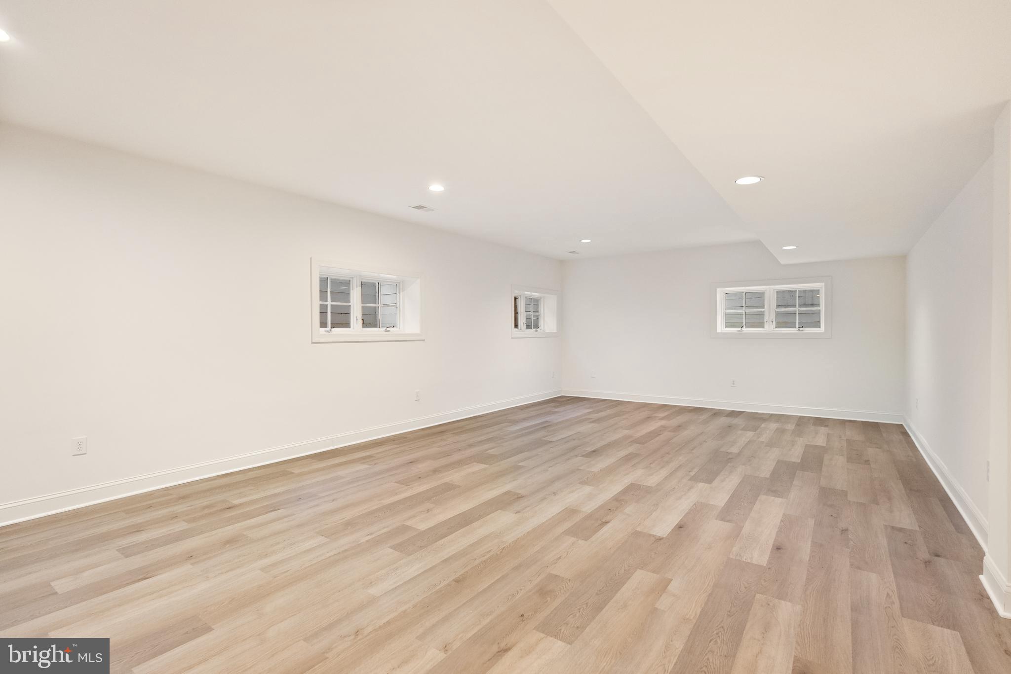 7440 OLD MAPLE SQUARE