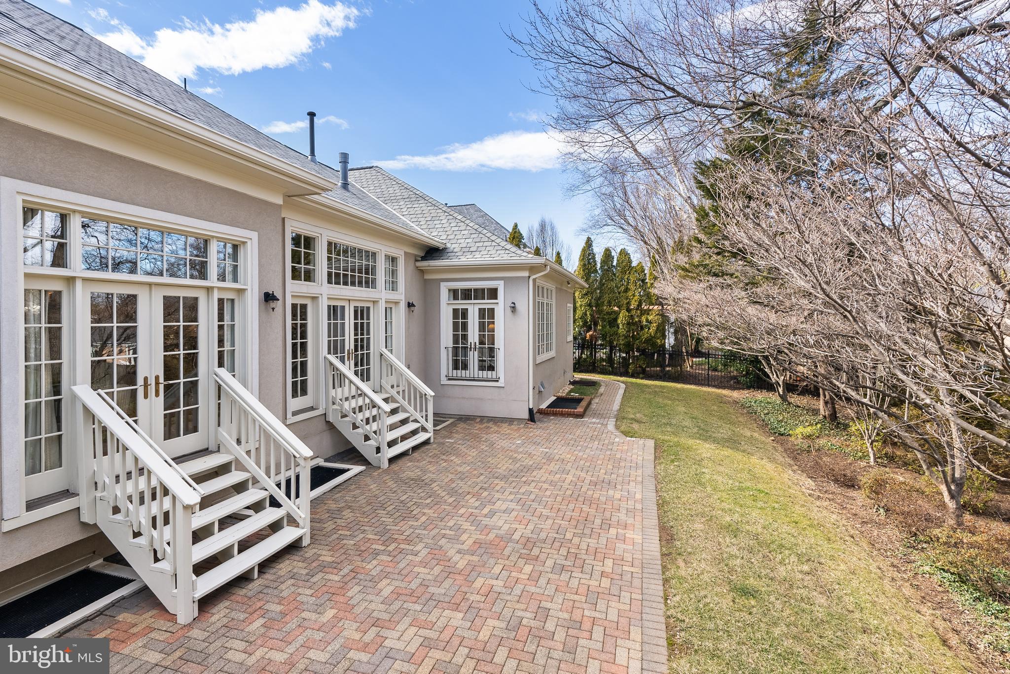 7440 OLD MAPLE SQUARE