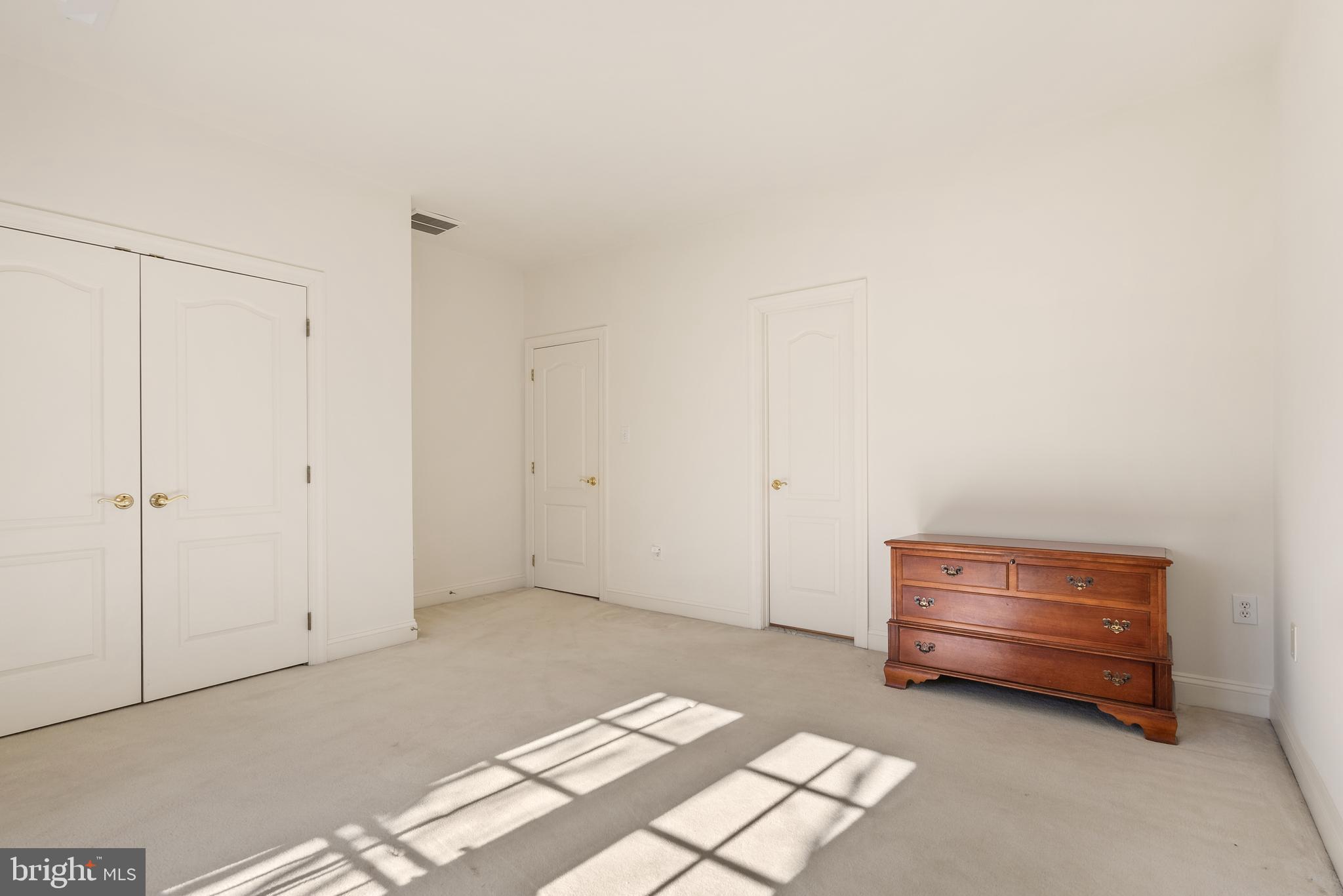 7440 OLD MAPLE SQUARE