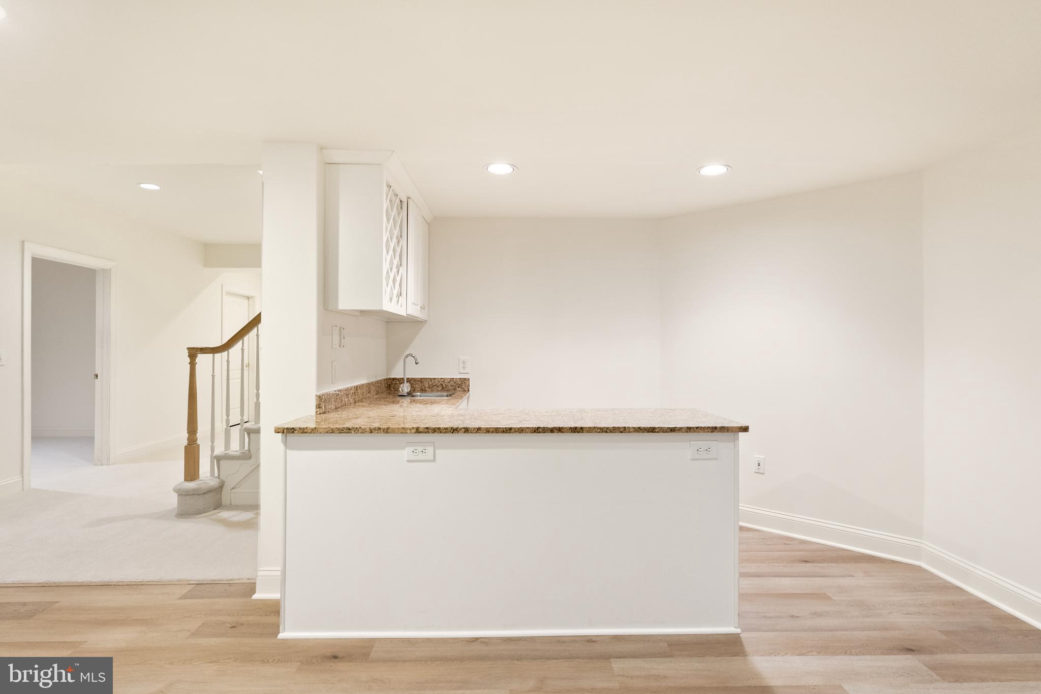 7440 OLD MAPLE SQUARE