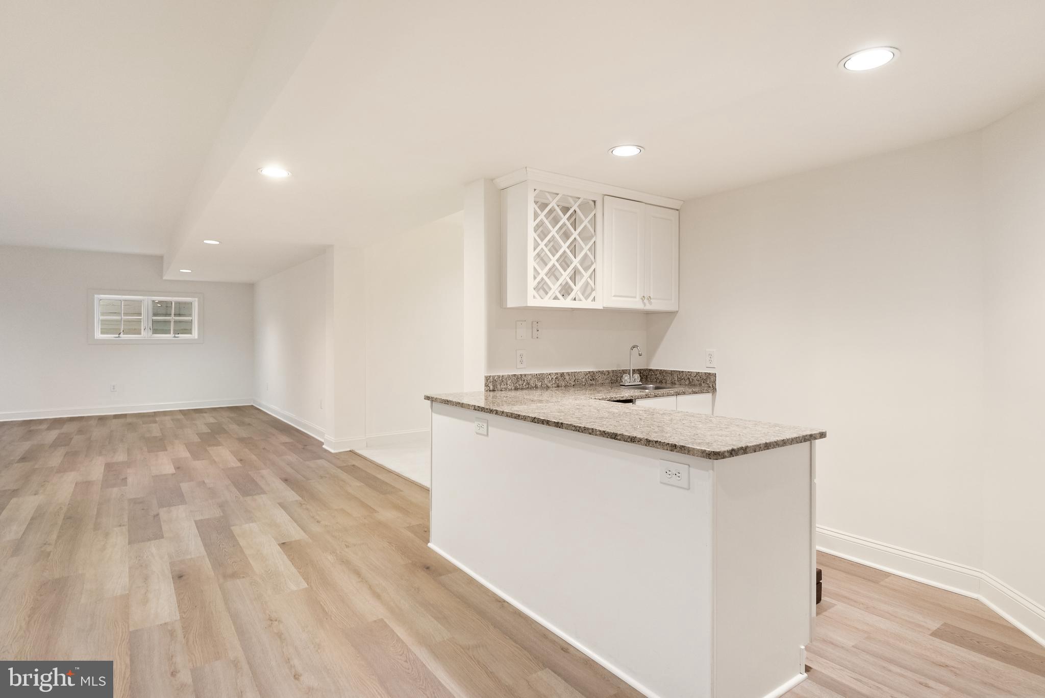 7440 OLD MAPLE SQUARE