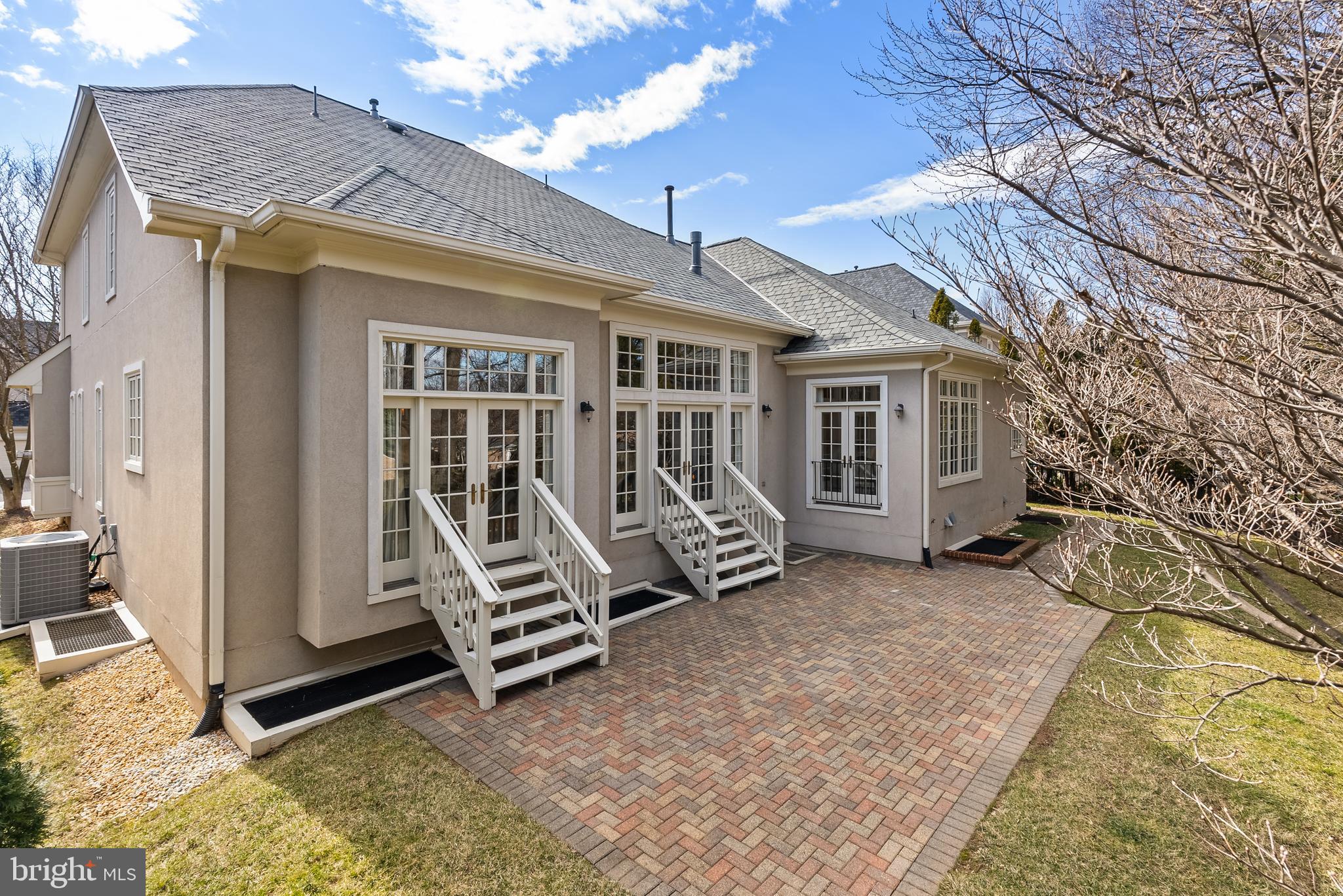 7440 OLD MAPLE SQUARE