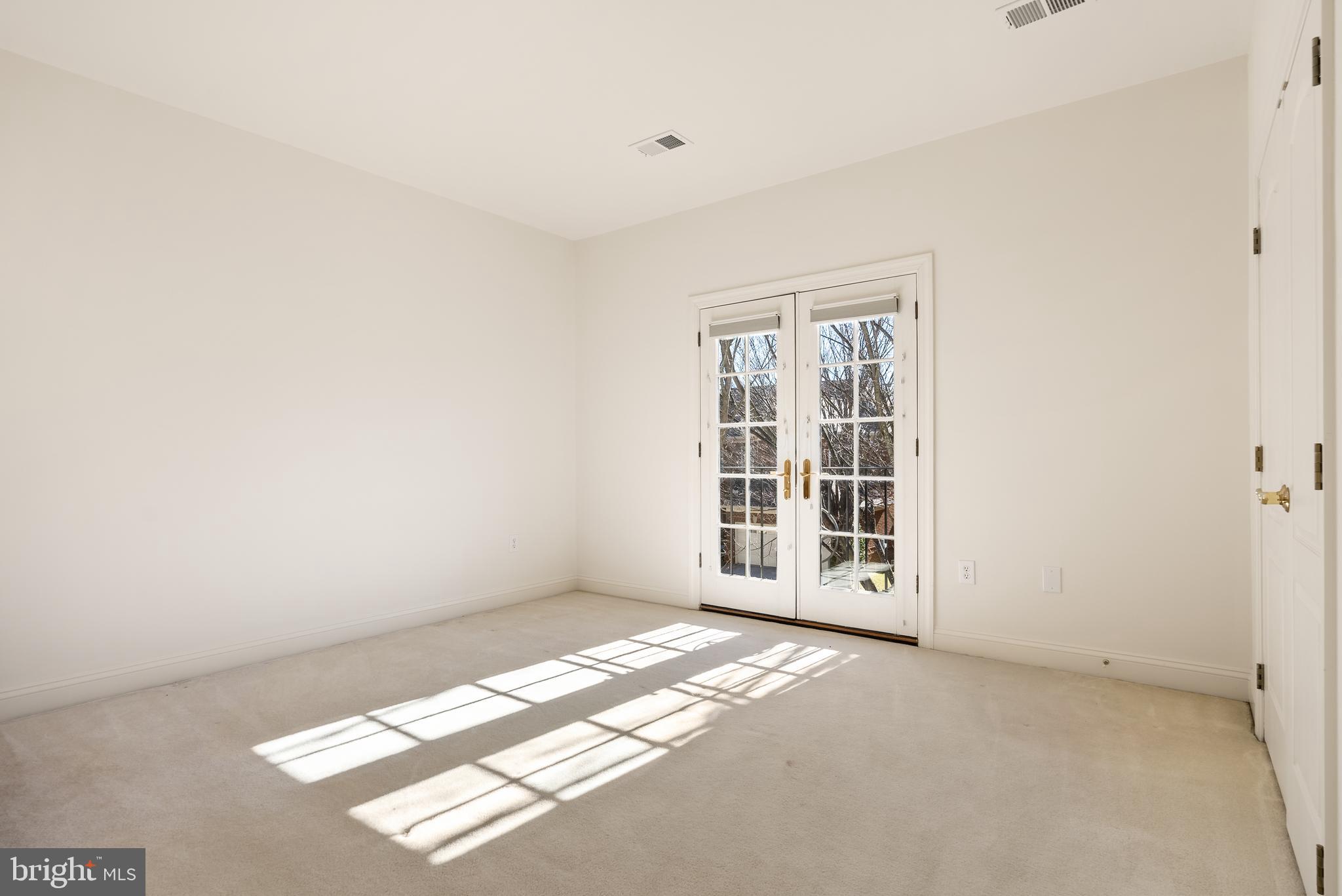 7440 OLD MAPLE SQUARE