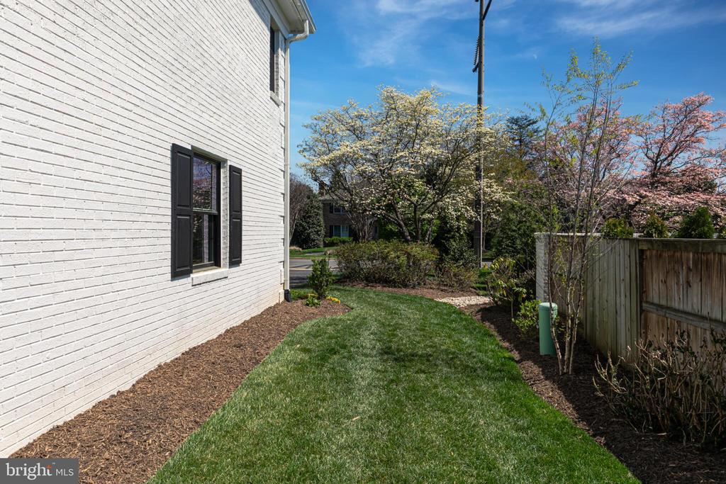 1204 POTOMAC SCHOOL ROAD