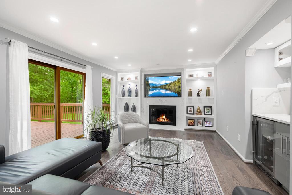 820 RIDGE DRIVE