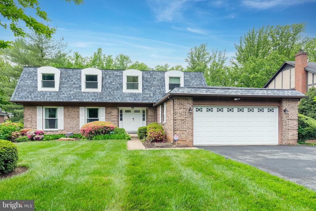 820 RIDGE DRIVE
