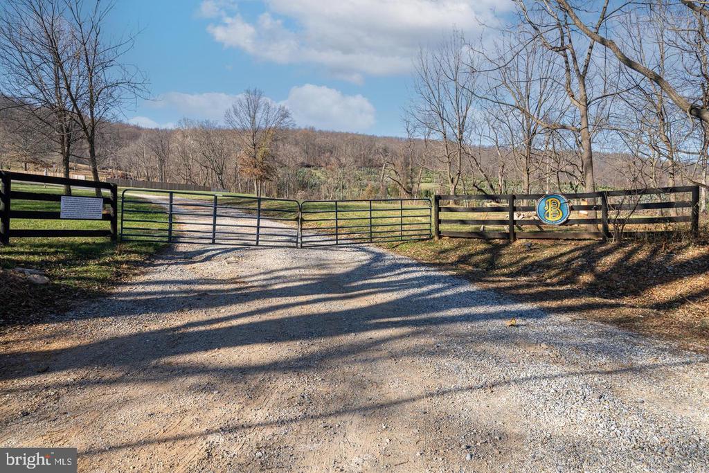 34266 WILLIAMS GAP ROAD