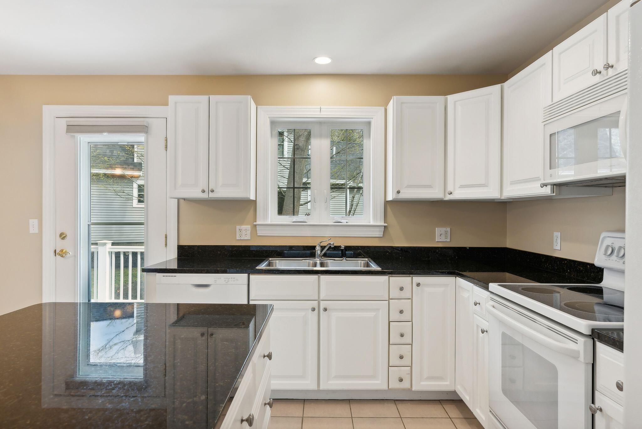 65 Delaware Court, E1