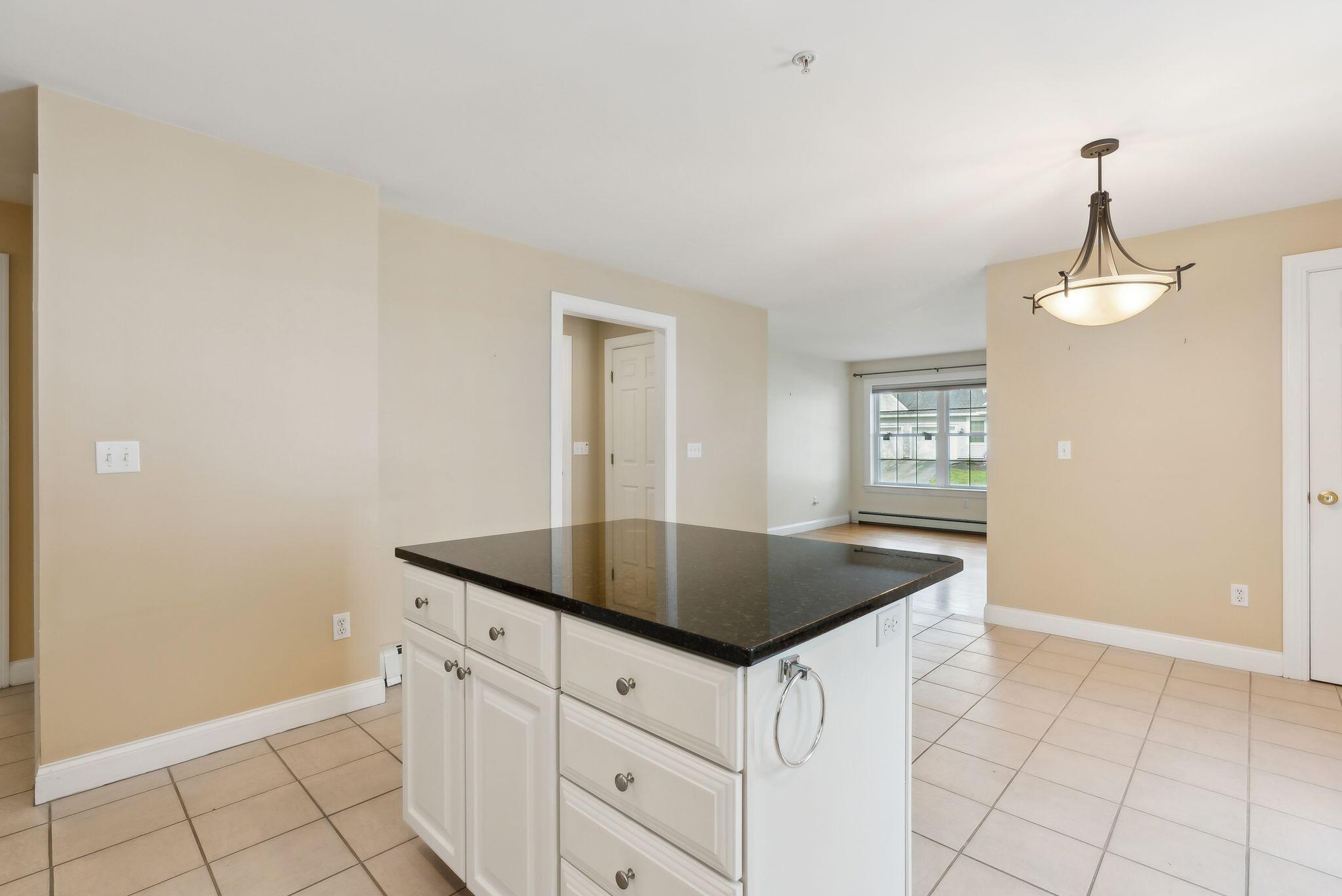 65 Delaware Court, E1