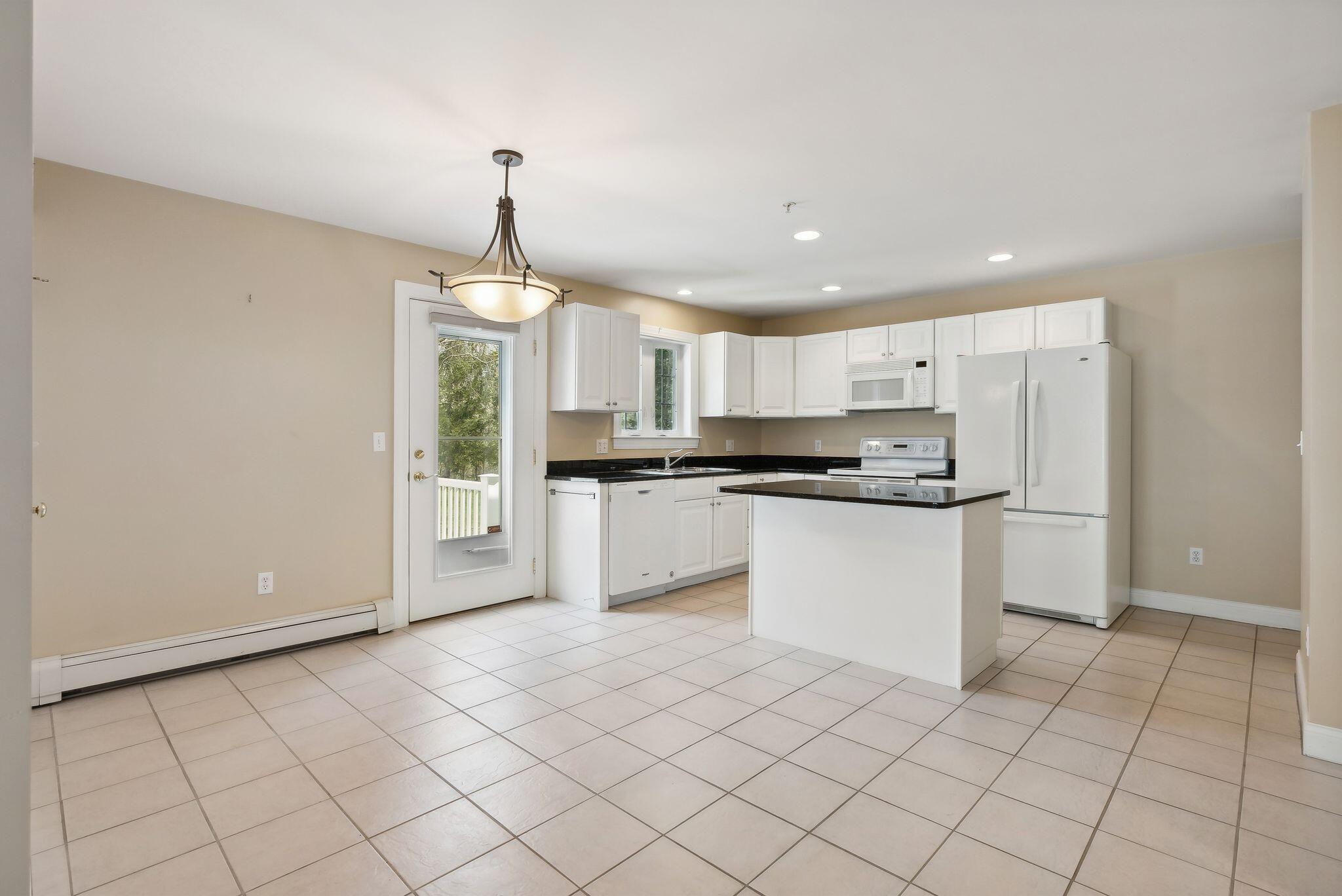 65 Delaware Court, E1