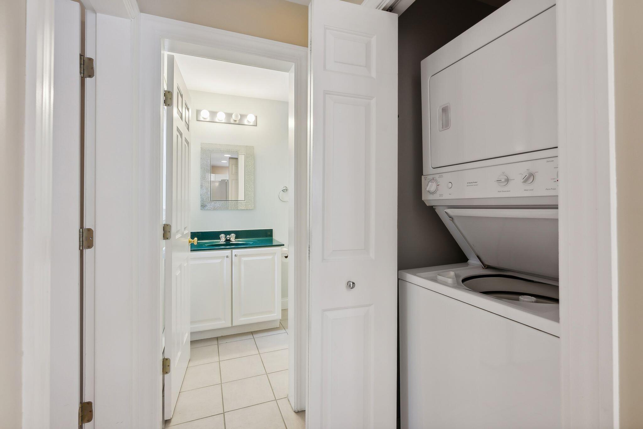 65 Delaware Court, E1