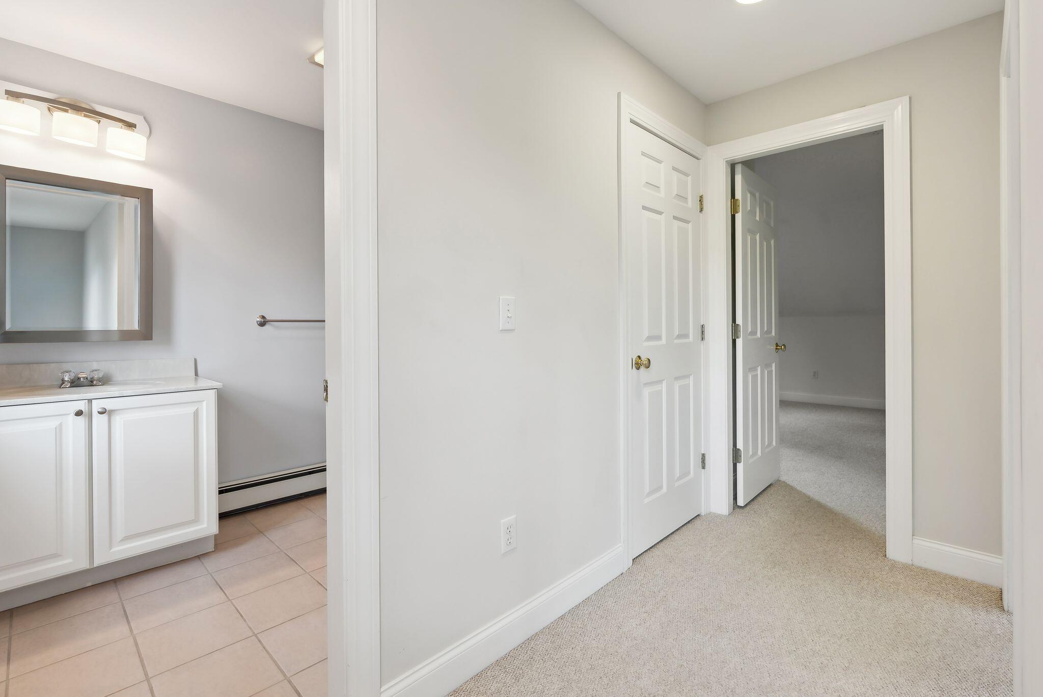 65 Delaware Court, E1