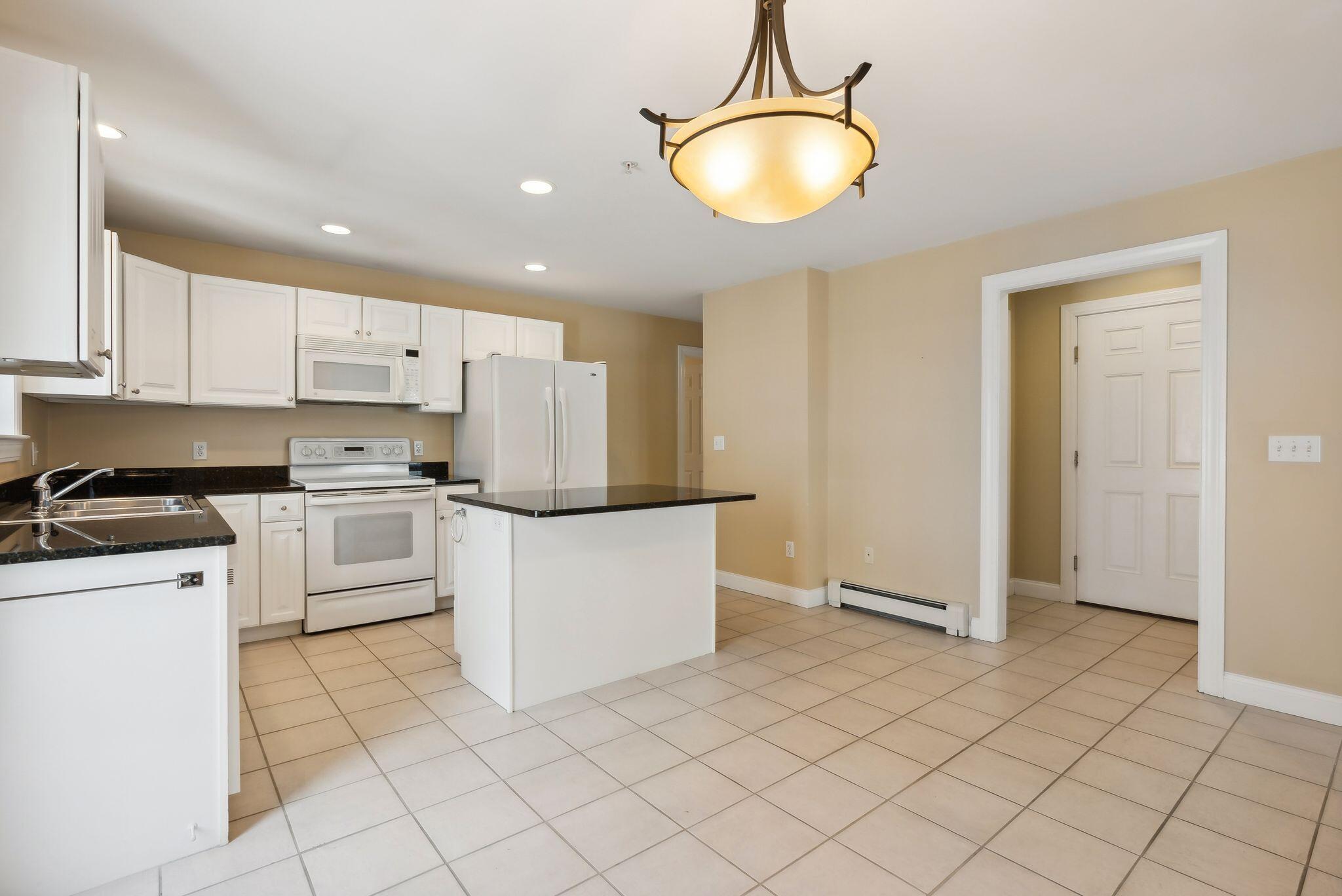 65 Delaware Court, E1