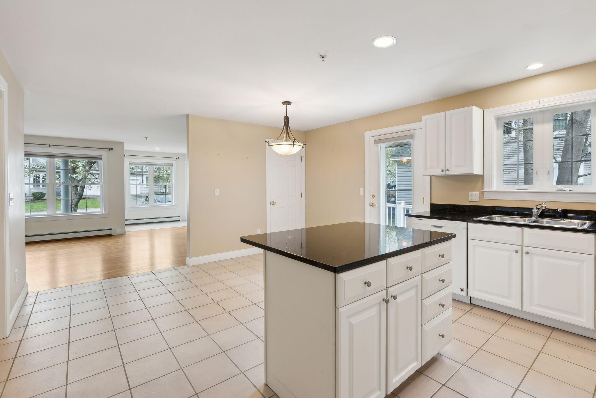 65 Delaware Court, E1