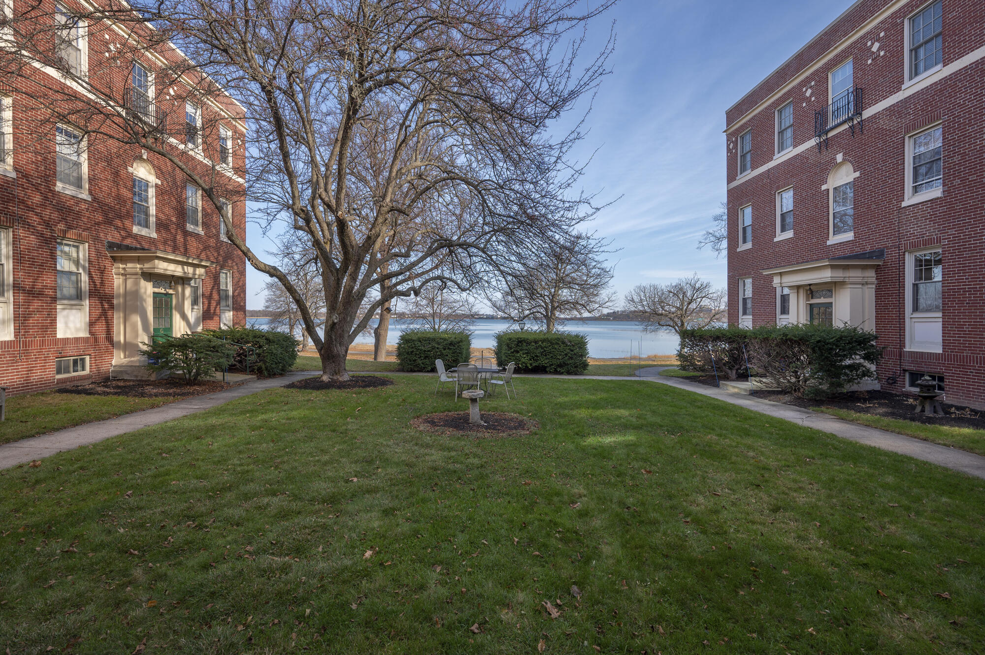 290 Baxter Boulevard, B3